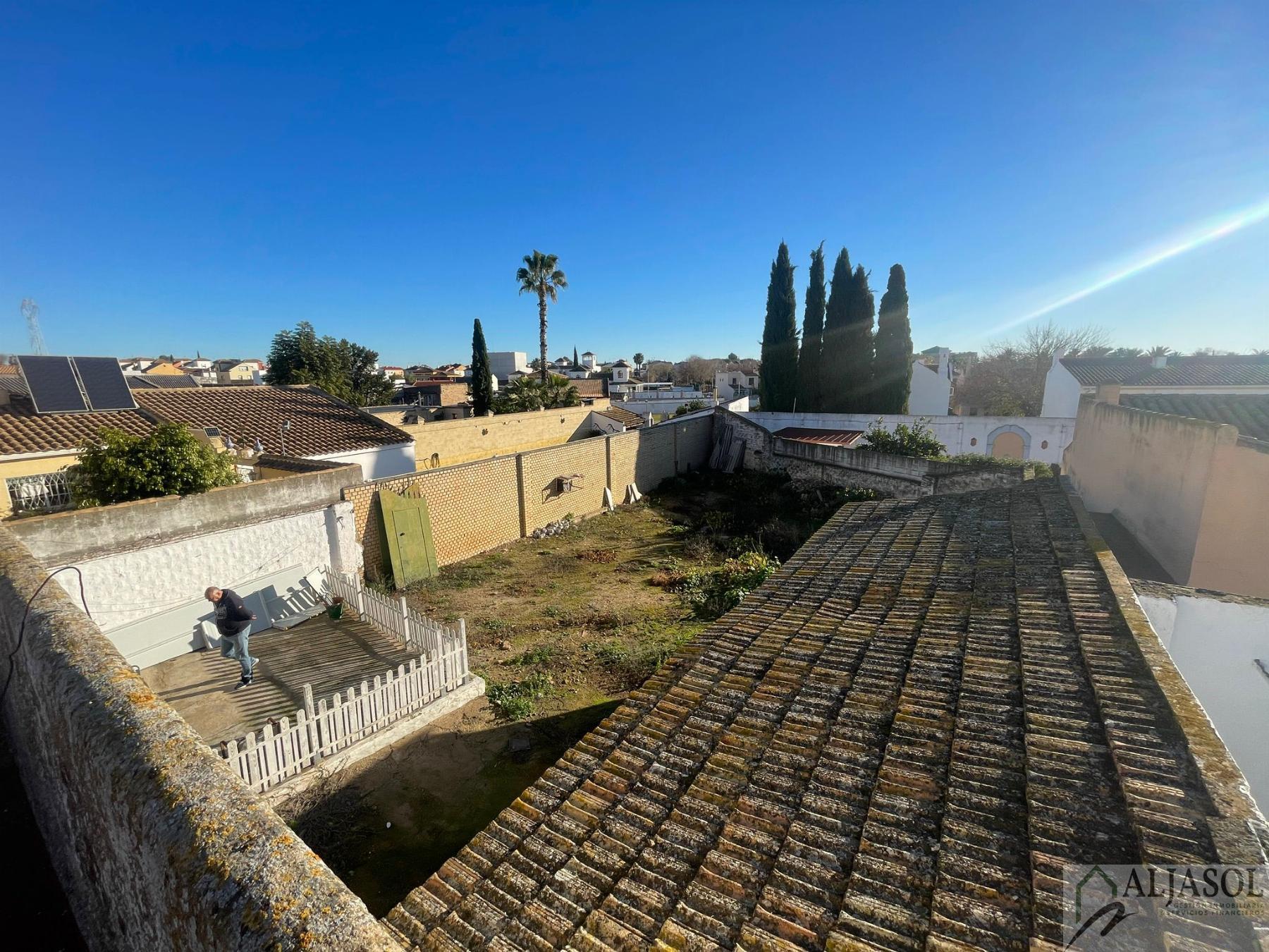 For sale of house in Salteras