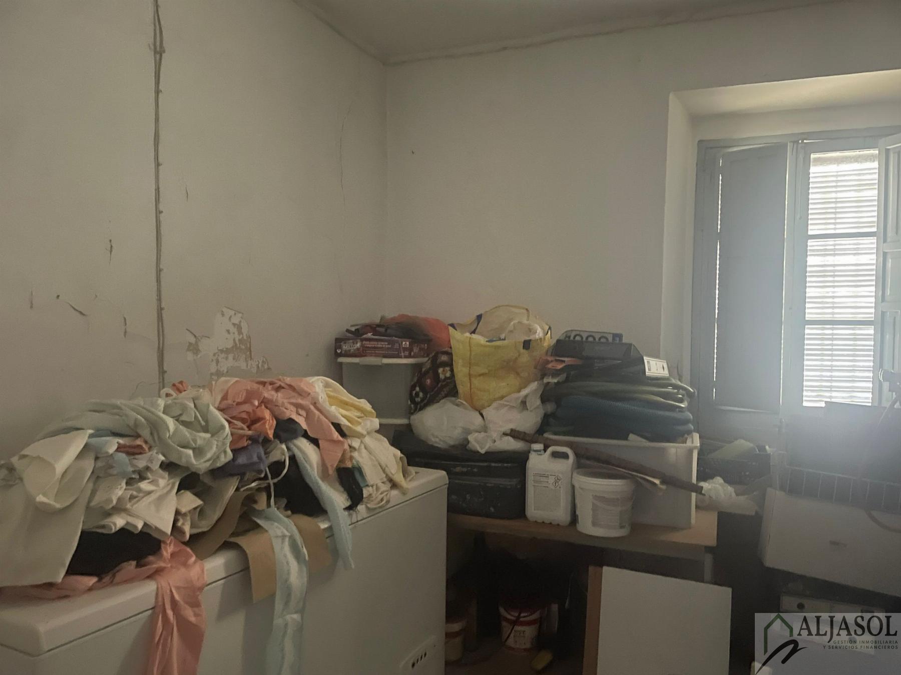 For sale of house in Salteras