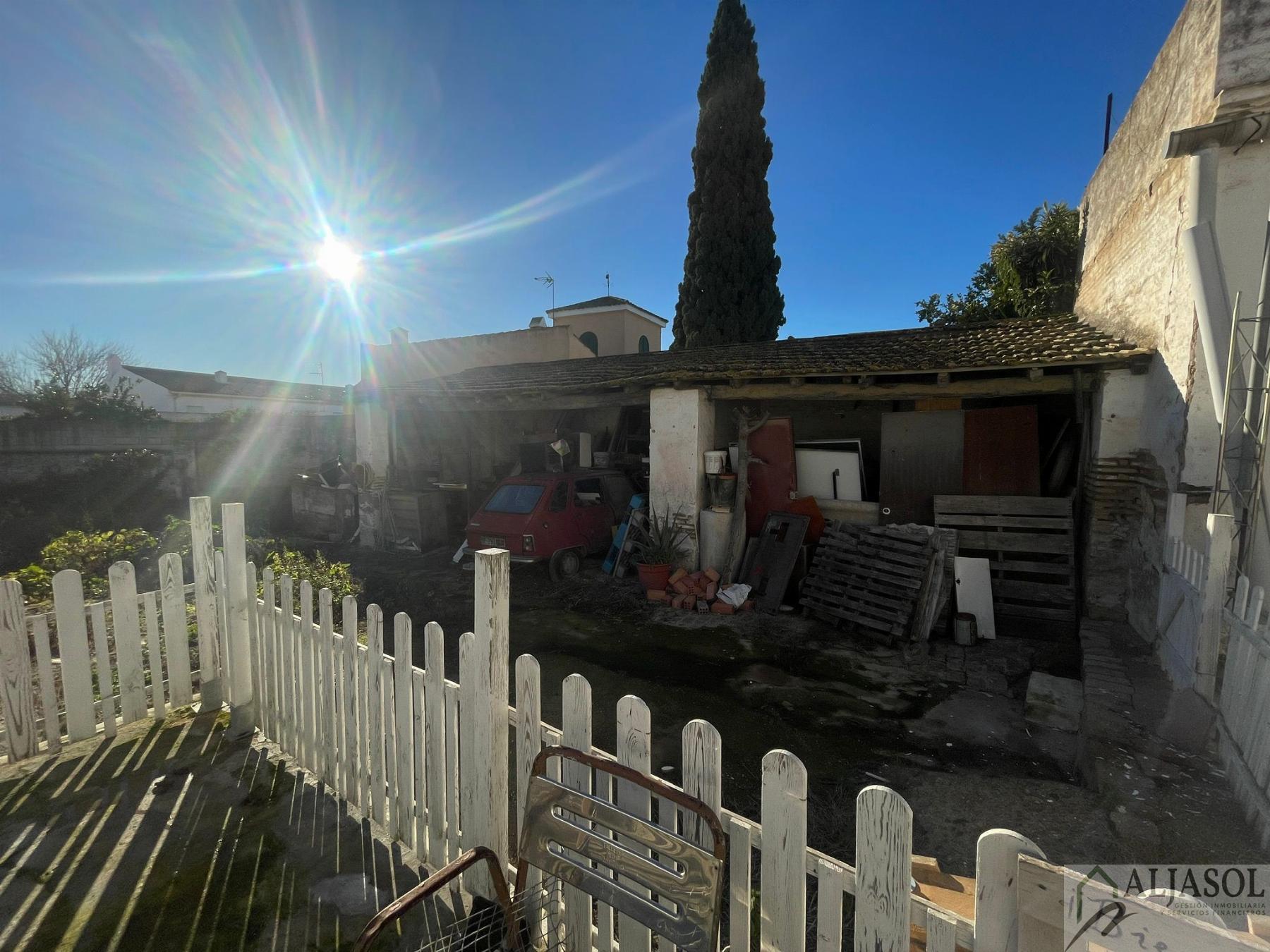 For sale of house in Salteras