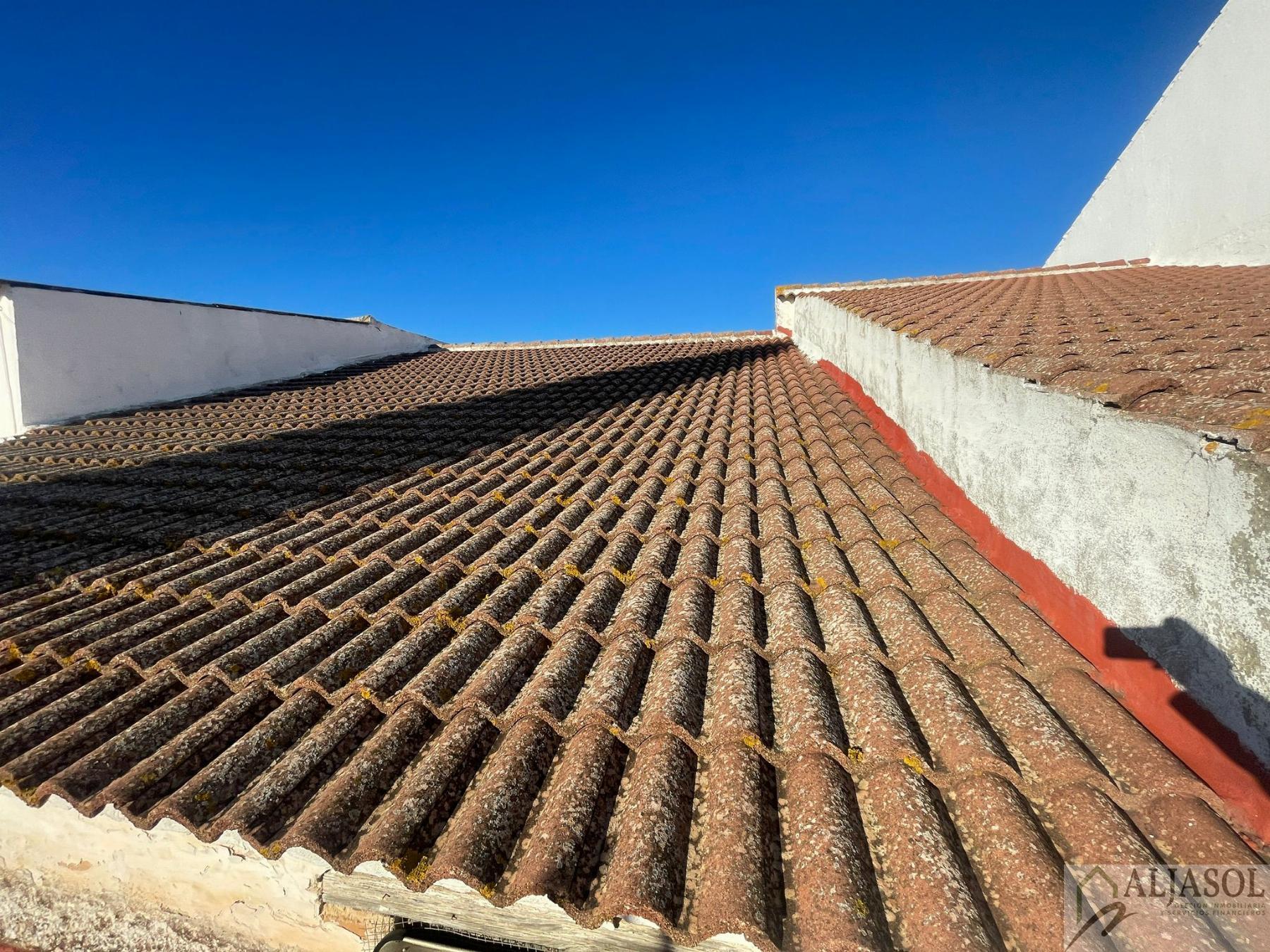 For sale of house in Salteras