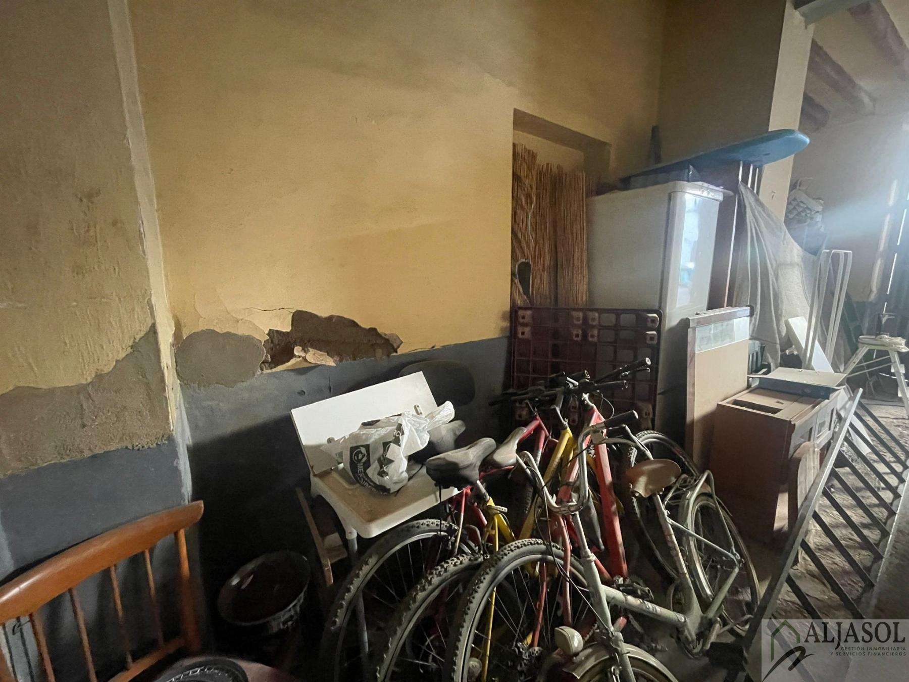 For sale of house in Salteras