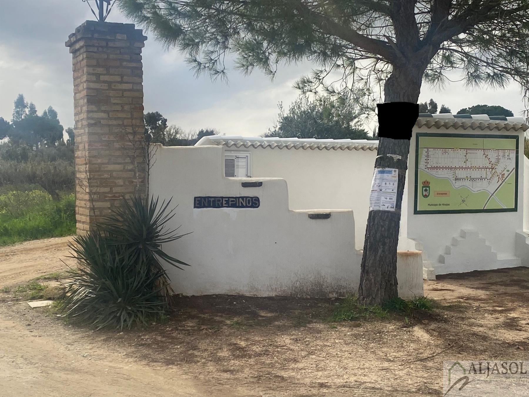 For sale of rural property in Hinojos
