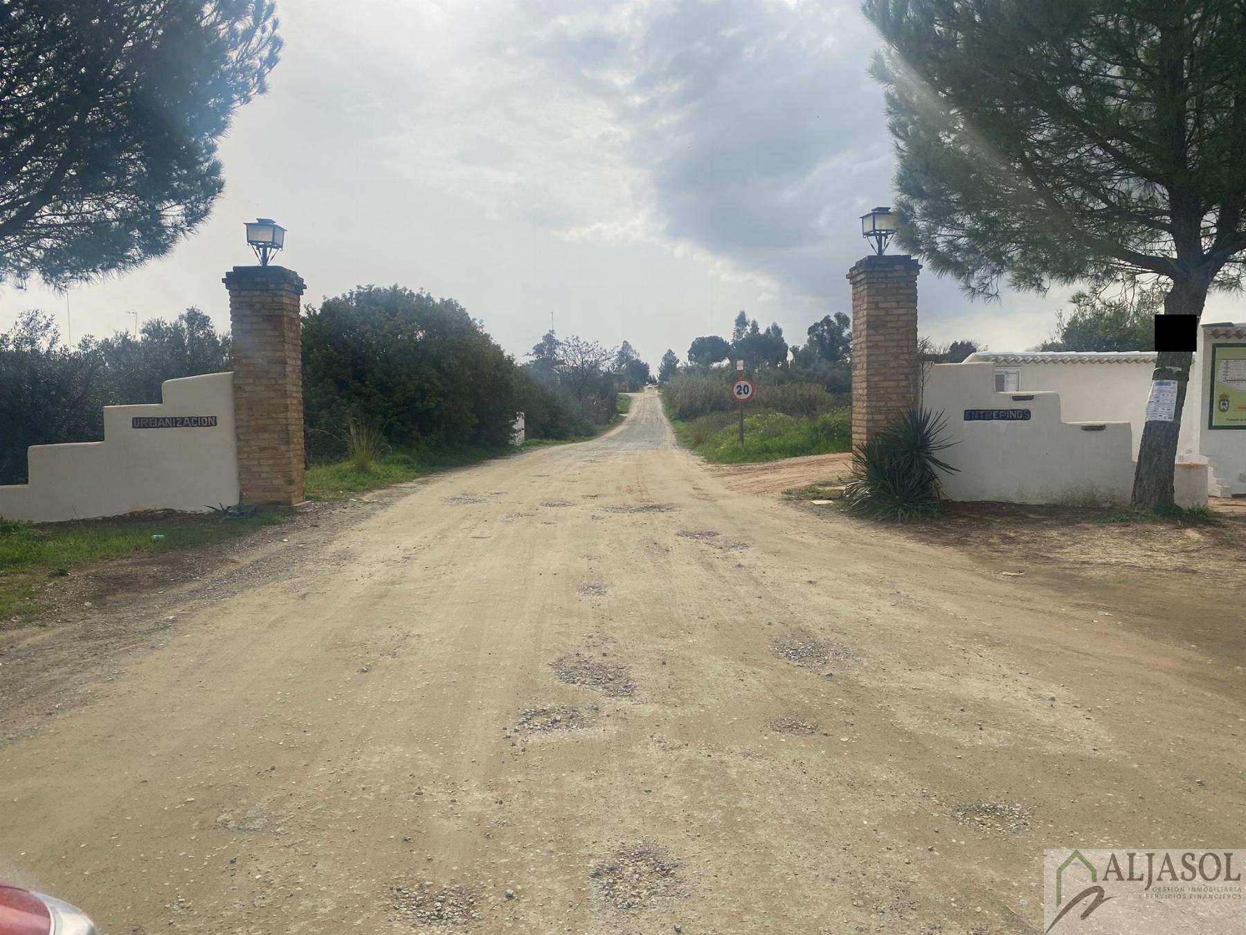 For sale of rural property in Hinojos
