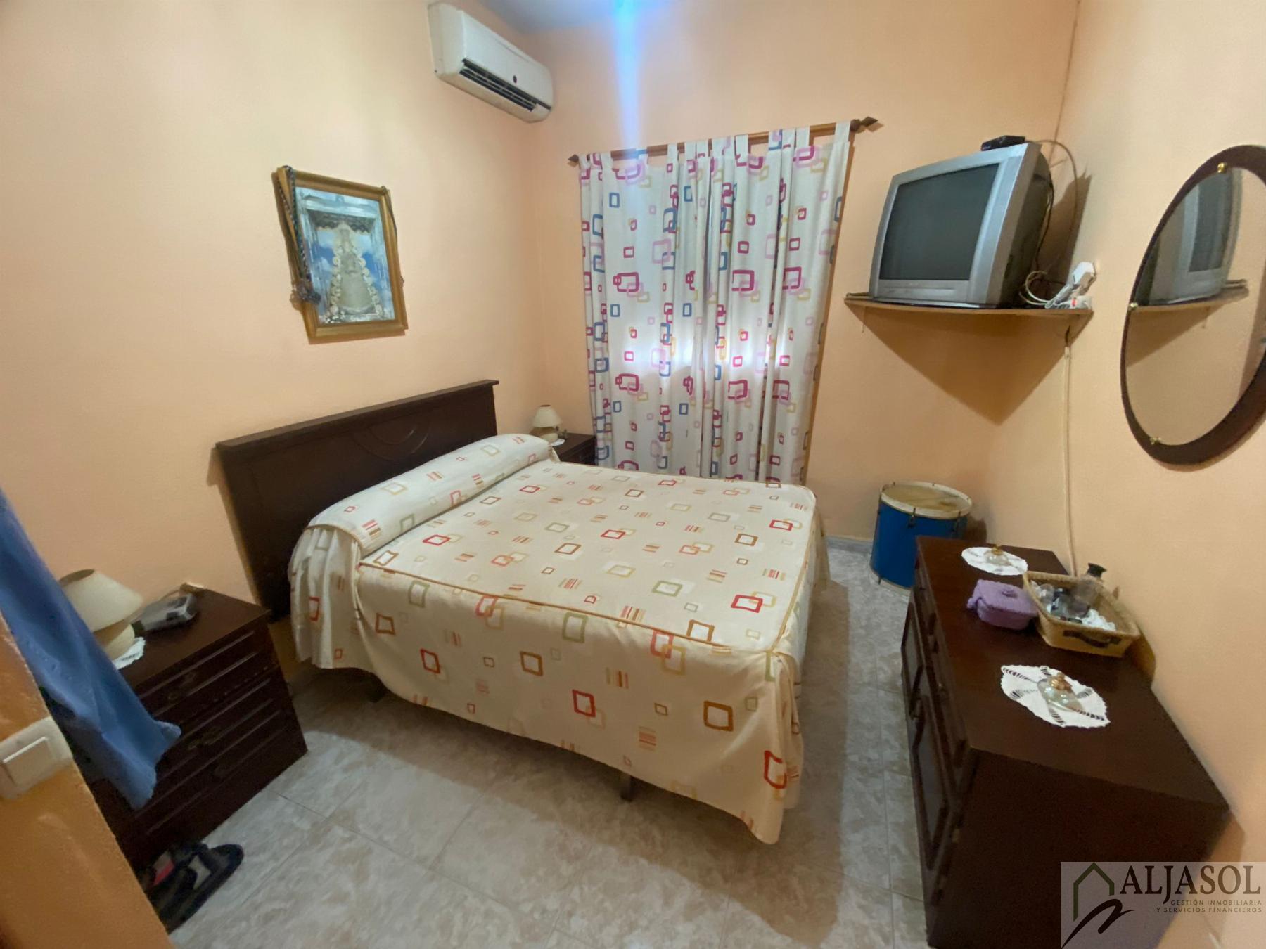 For sale of rural property in Hinojos