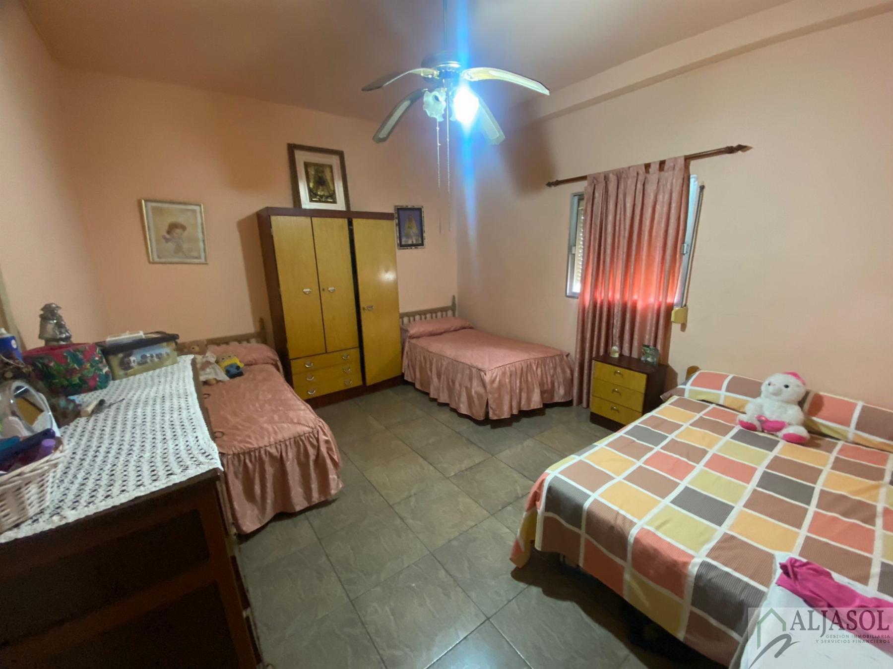 For sale of rural property in Hinojos