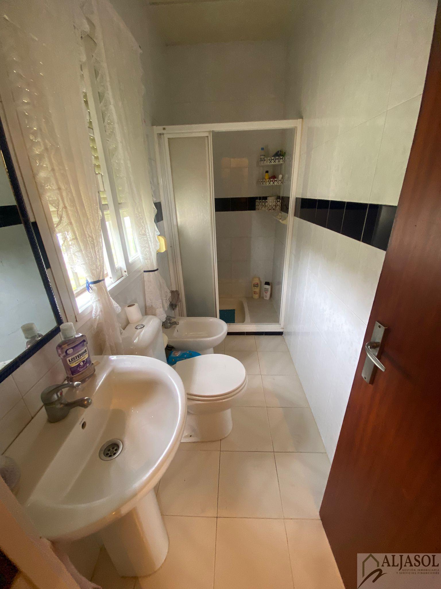 For sale of rural property in Hinojos