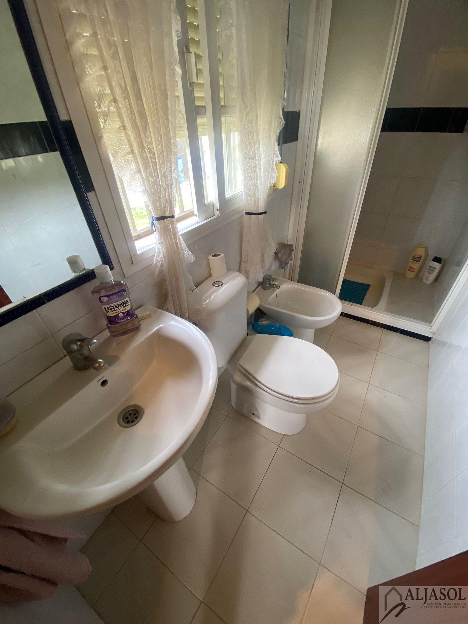 For sale of rural property in Hinojos