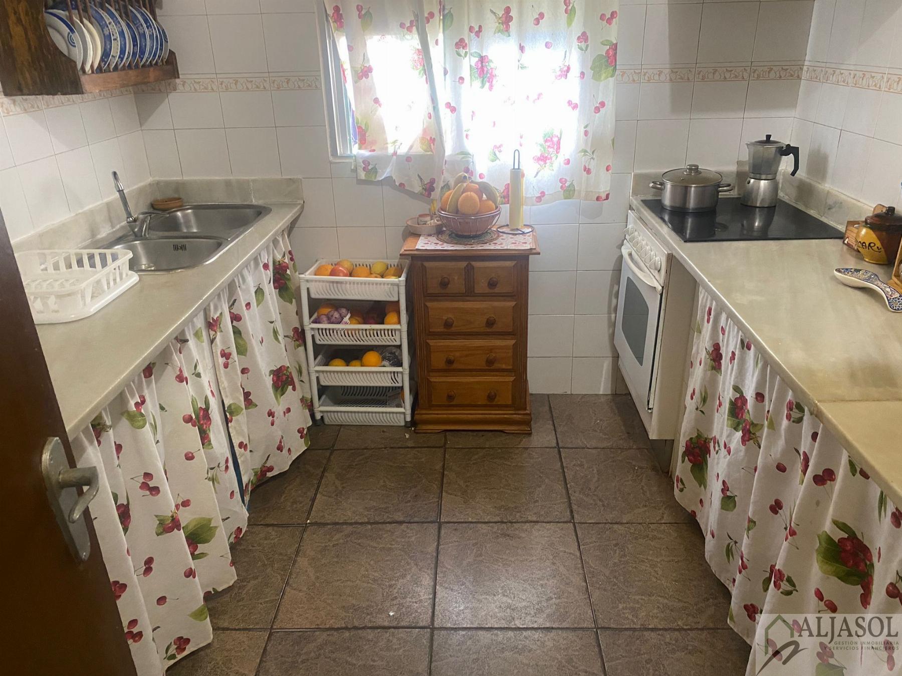 For sale of rural property in Hinojos