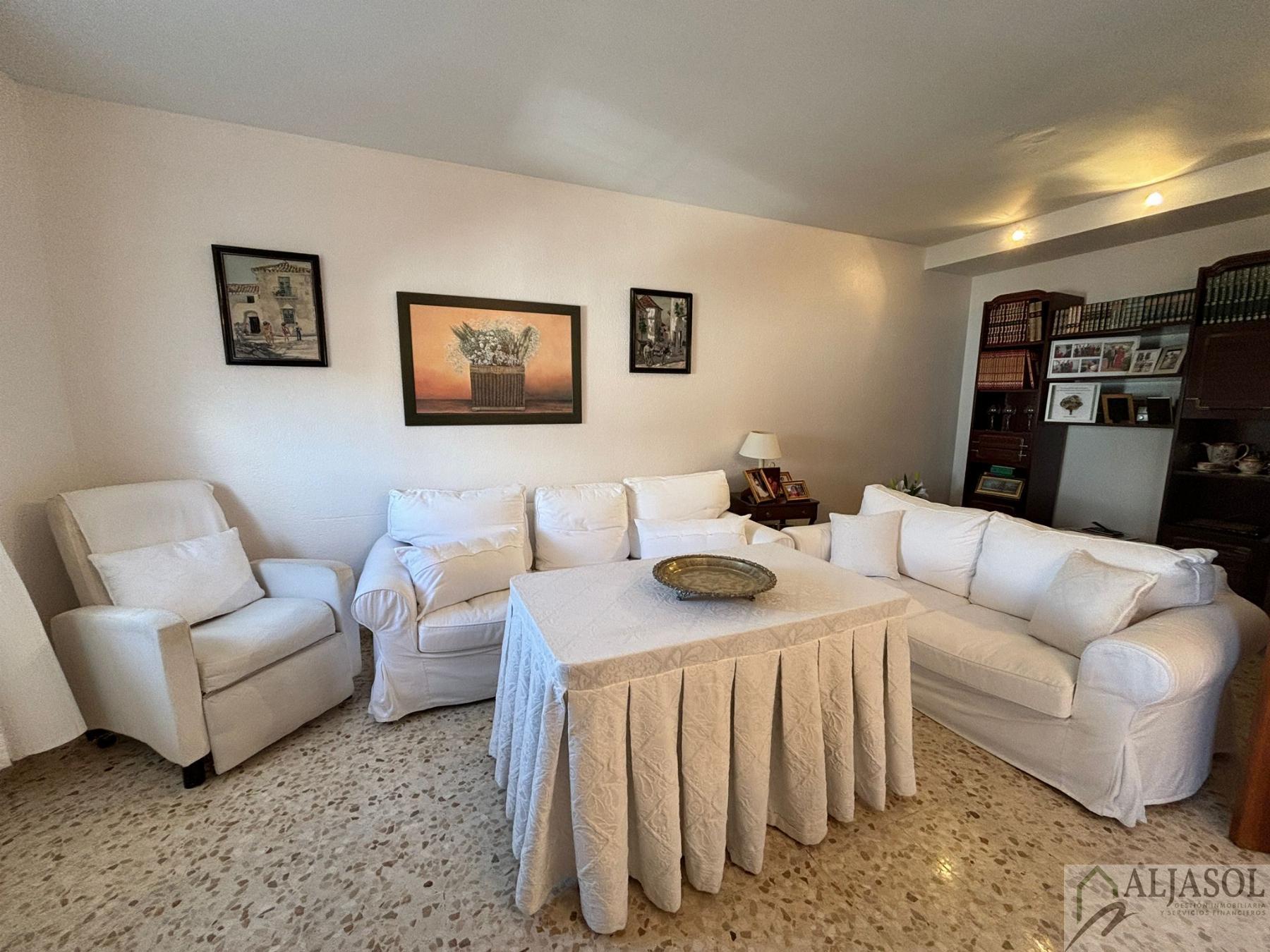 For sale of house in Tomares