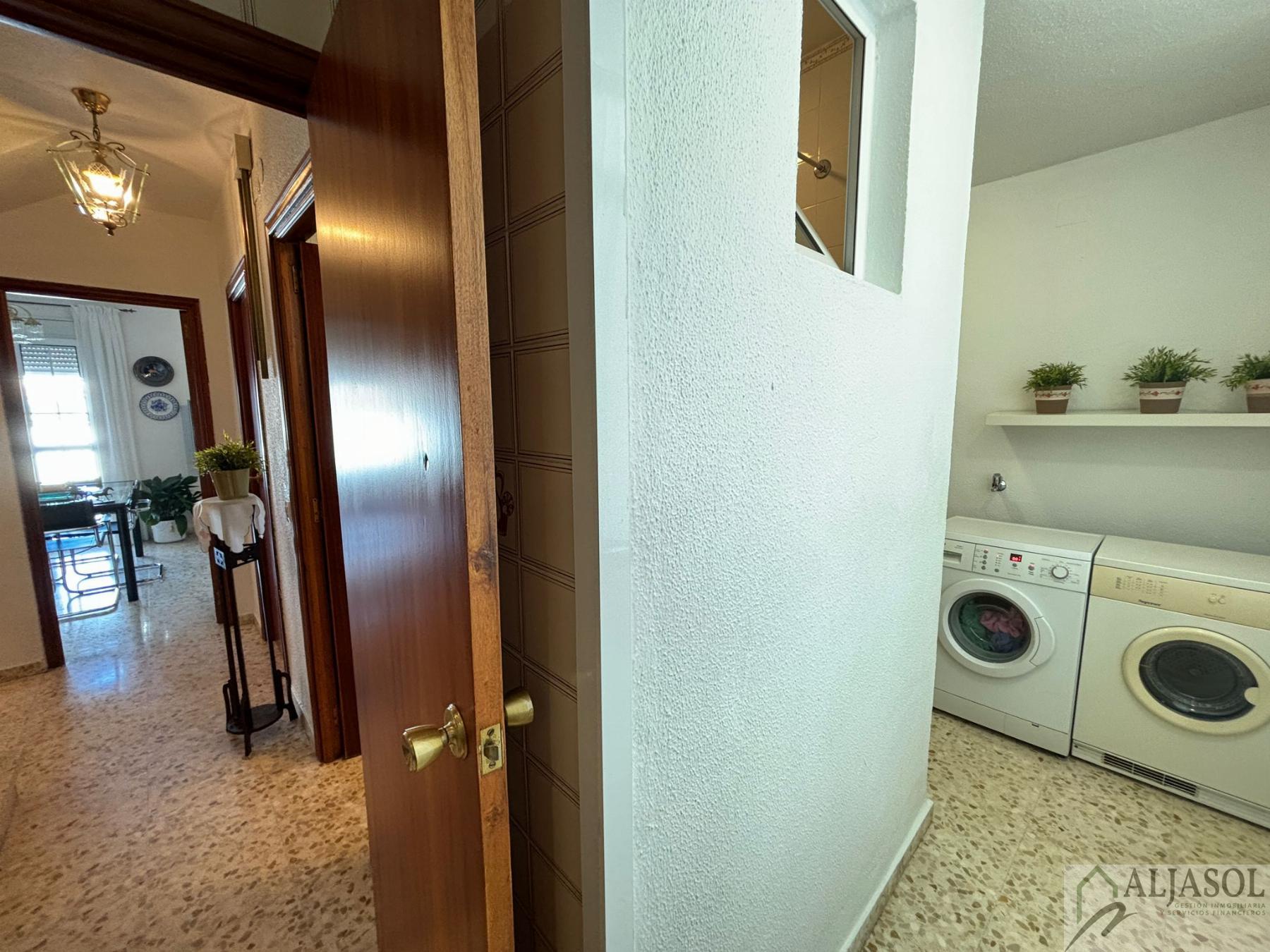 For sale of house in Tomares