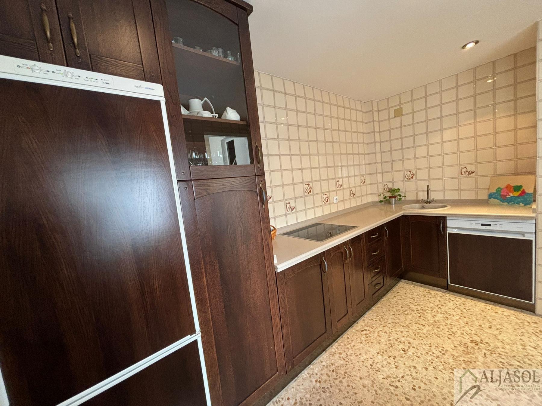 For sale of house in Tomares