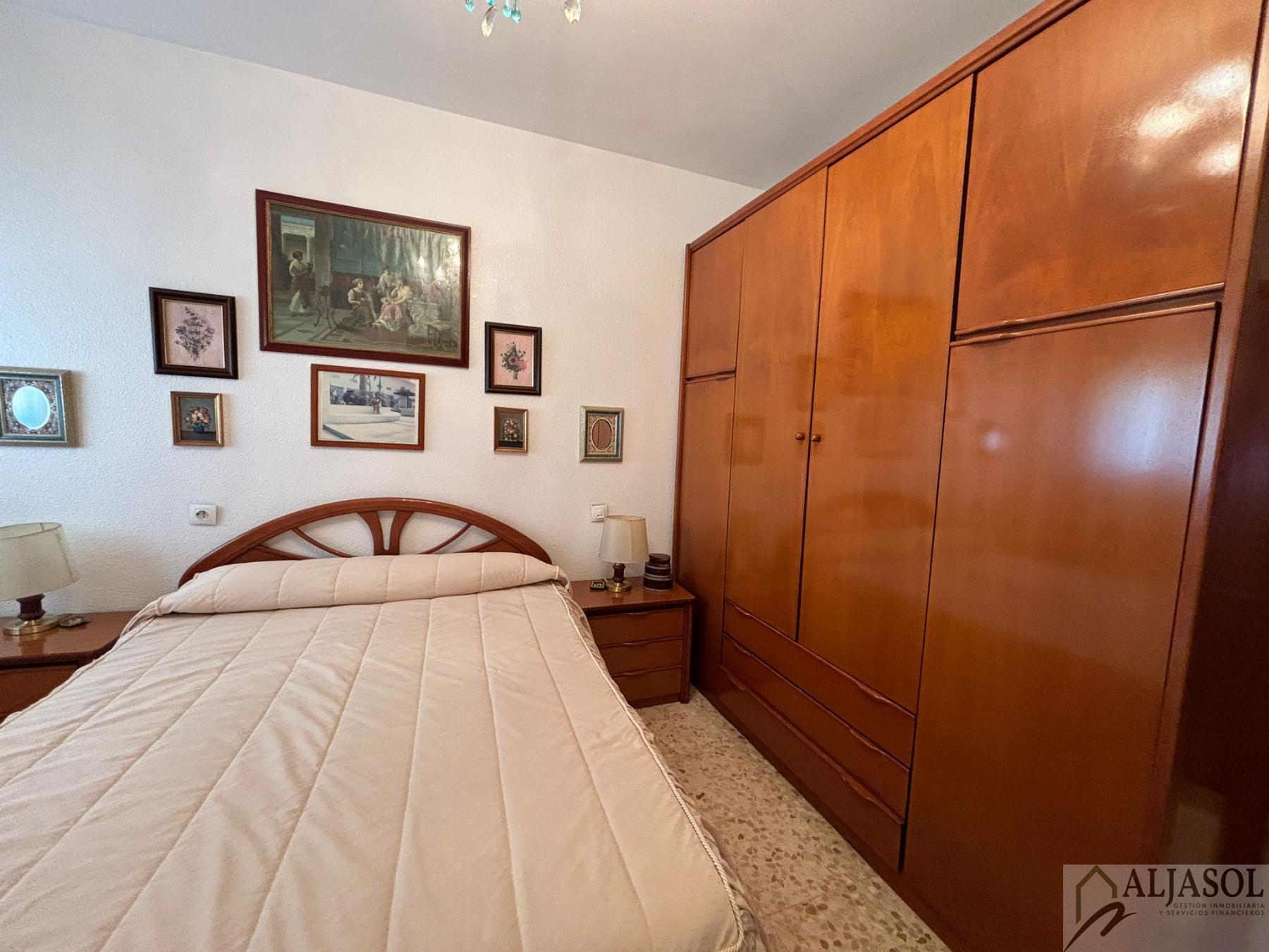 For sale of house in Tomares