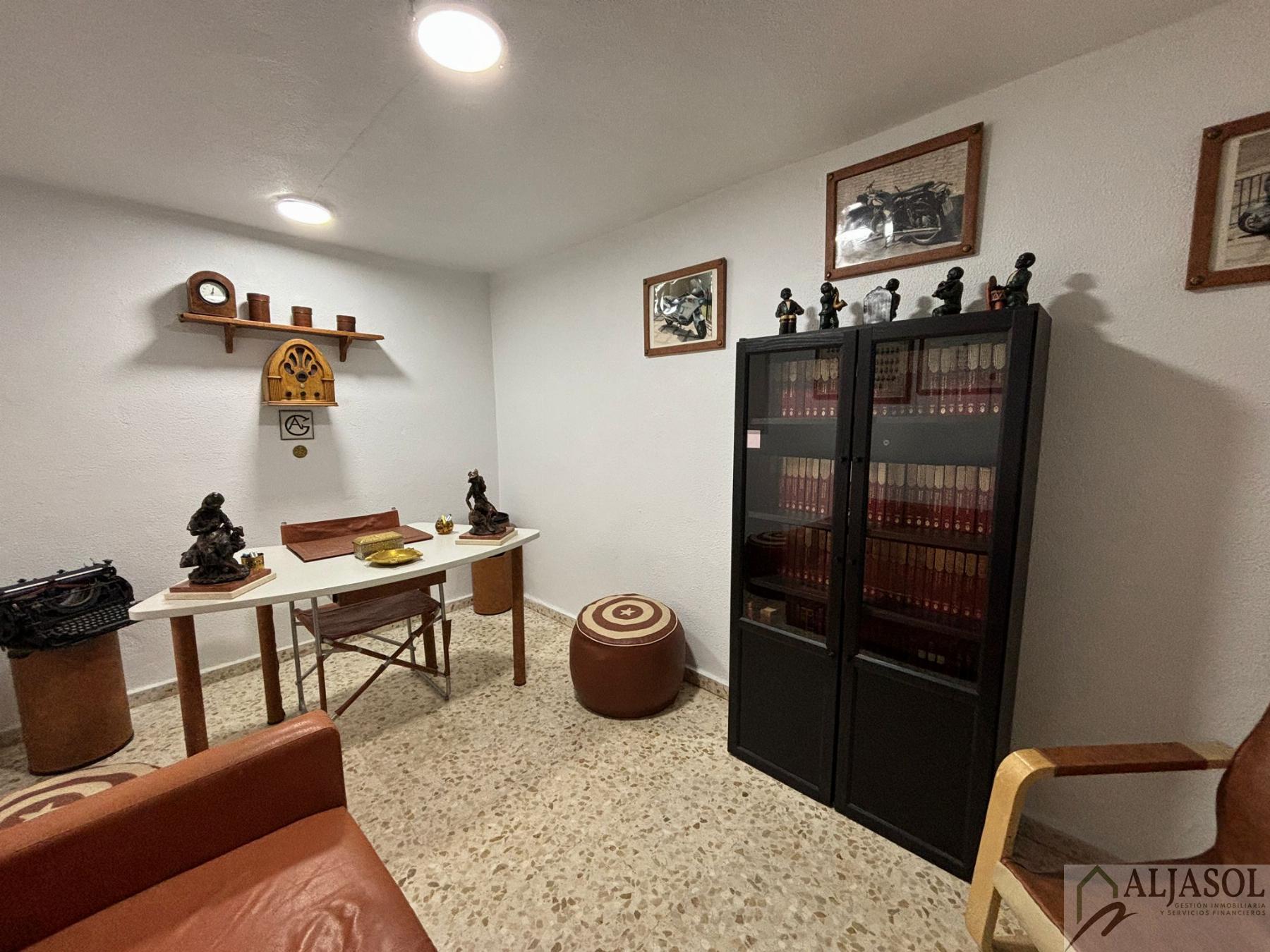 For sale of house in Tomares