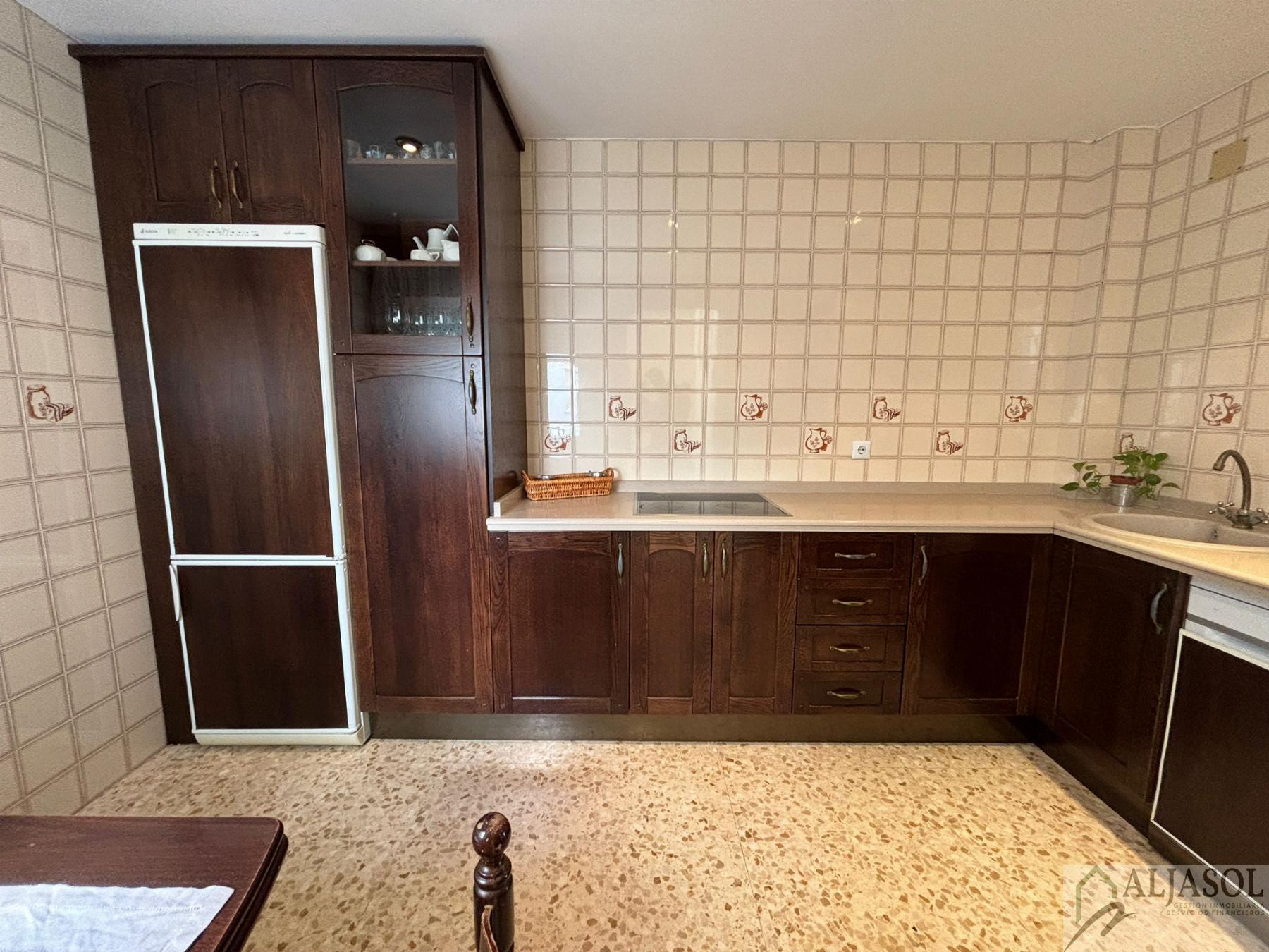 For sale of house in Tomares