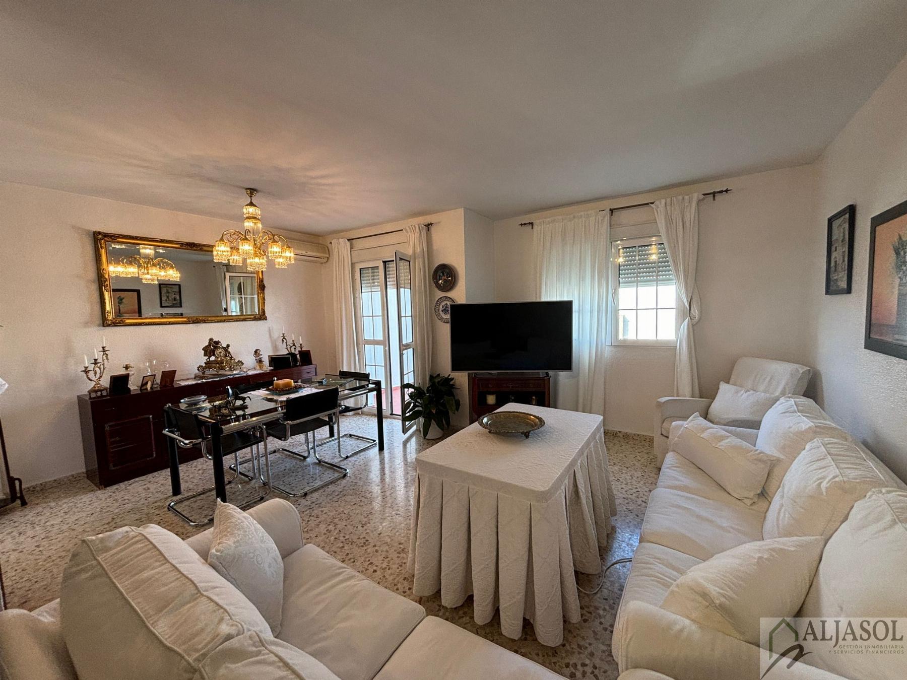 For sale of house in Tomares