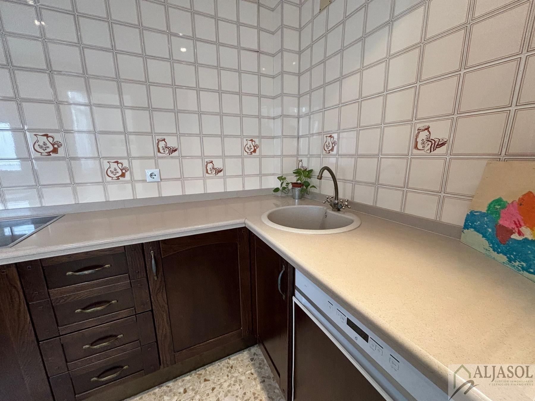 For sale of house in Tomares