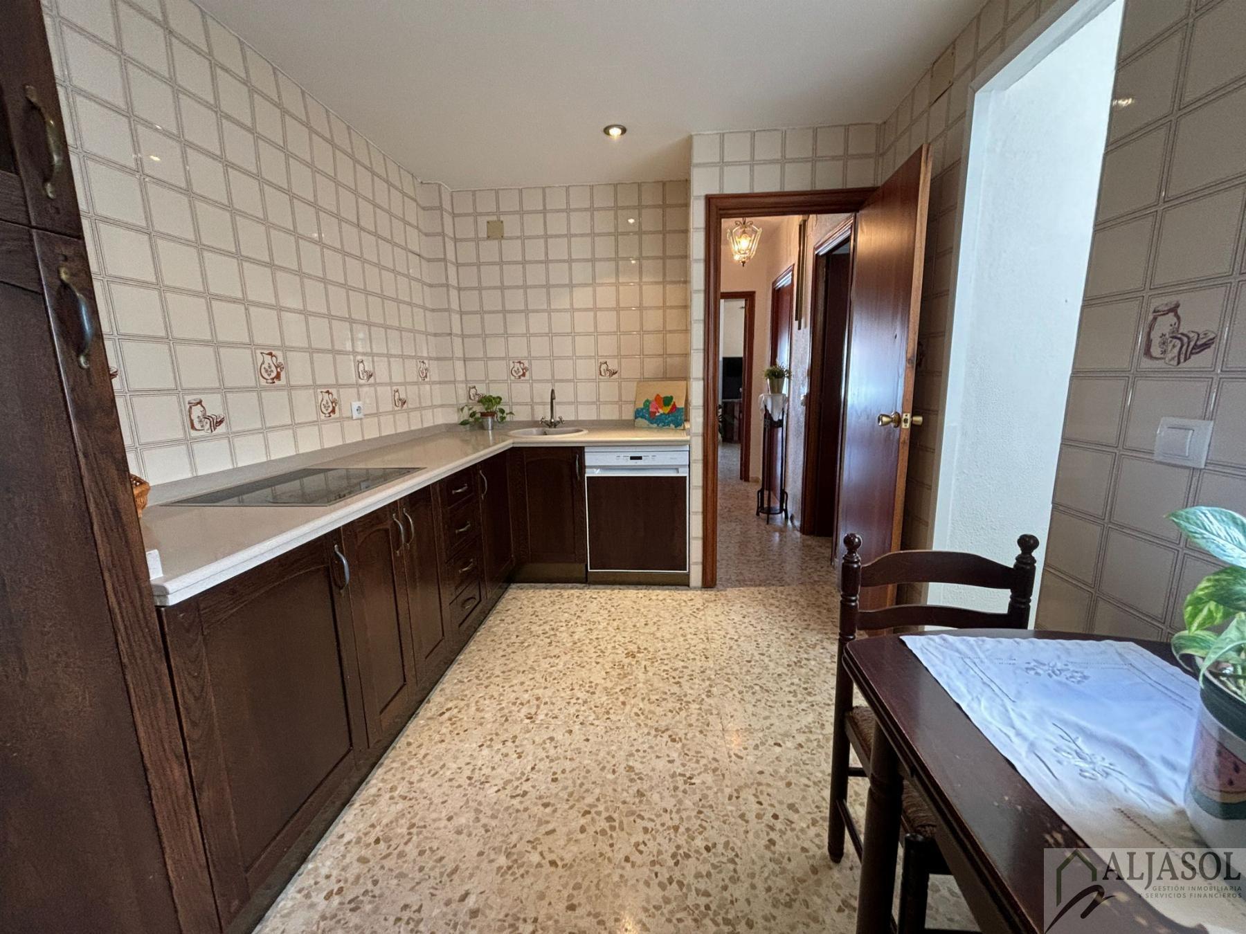 For sale of house in Tomares