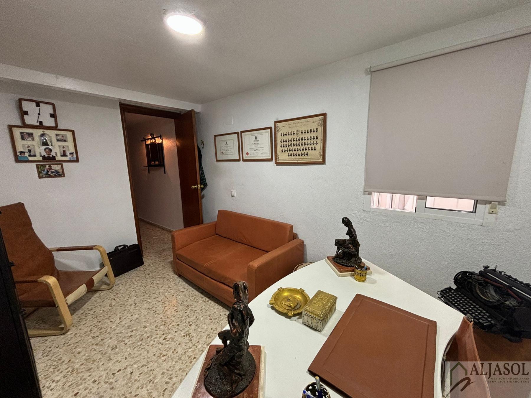 For sale of house in Tomares