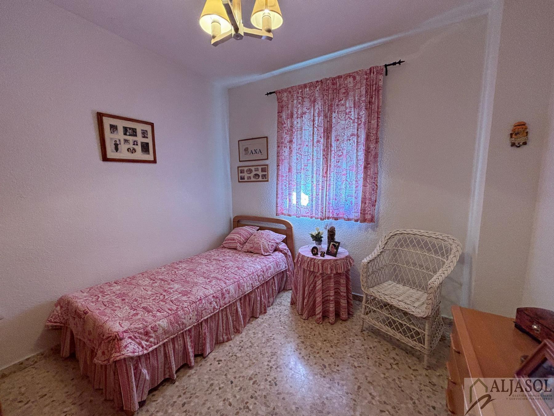 For sale of house in Tomares