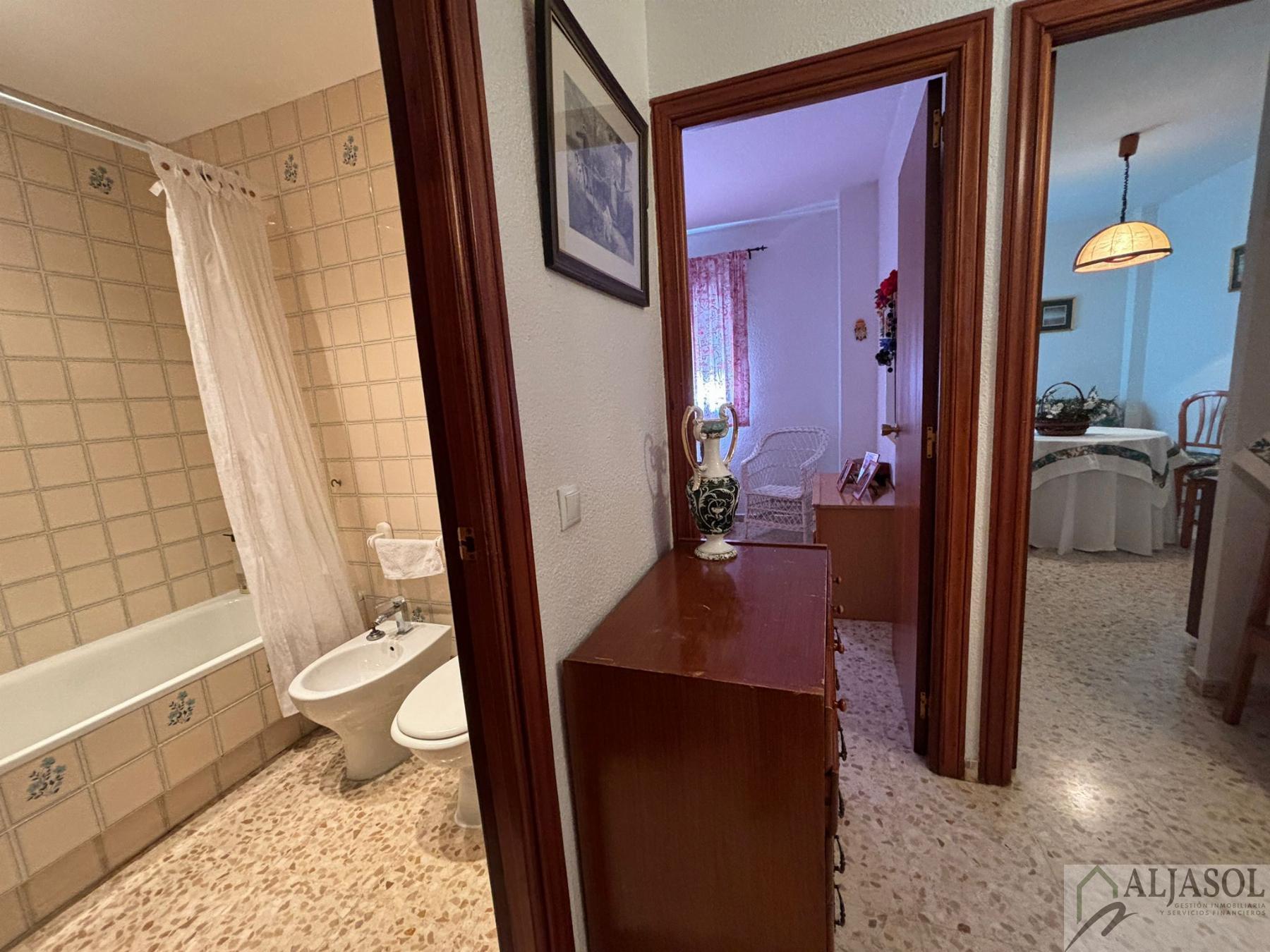 For sale of house in Tomares