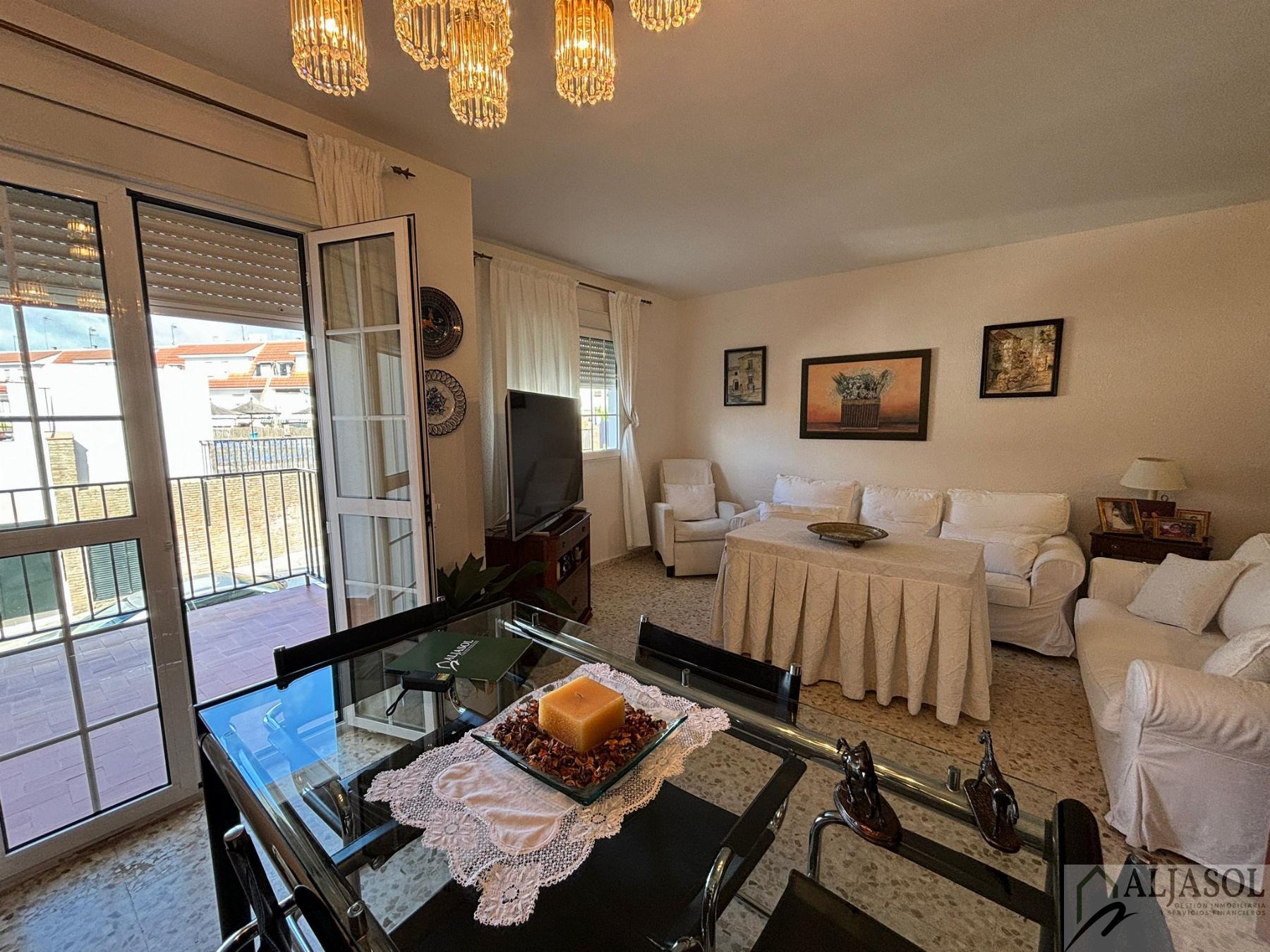For sale of house in Tomares