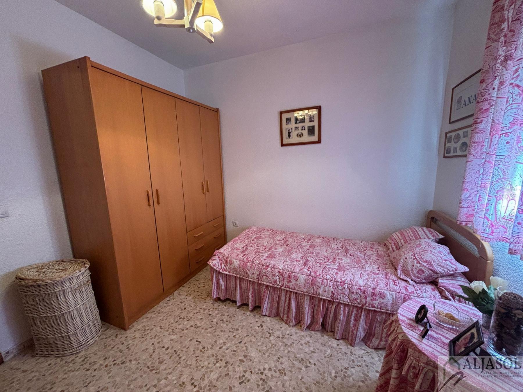 For sale of house in Tomares