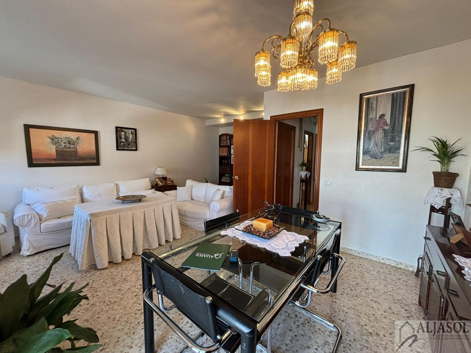 For sale of house in Tomares