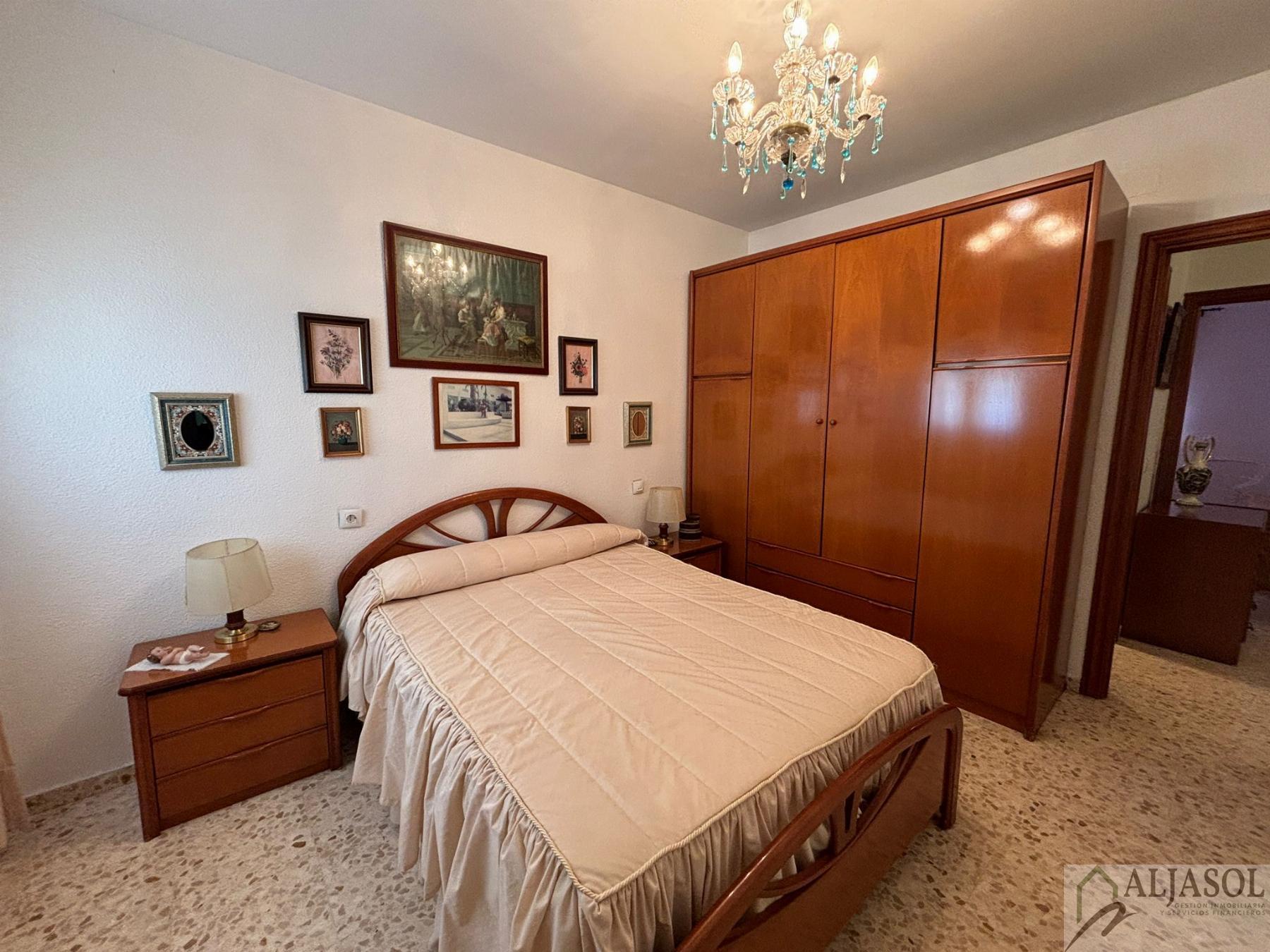 For sale of house in Tomares