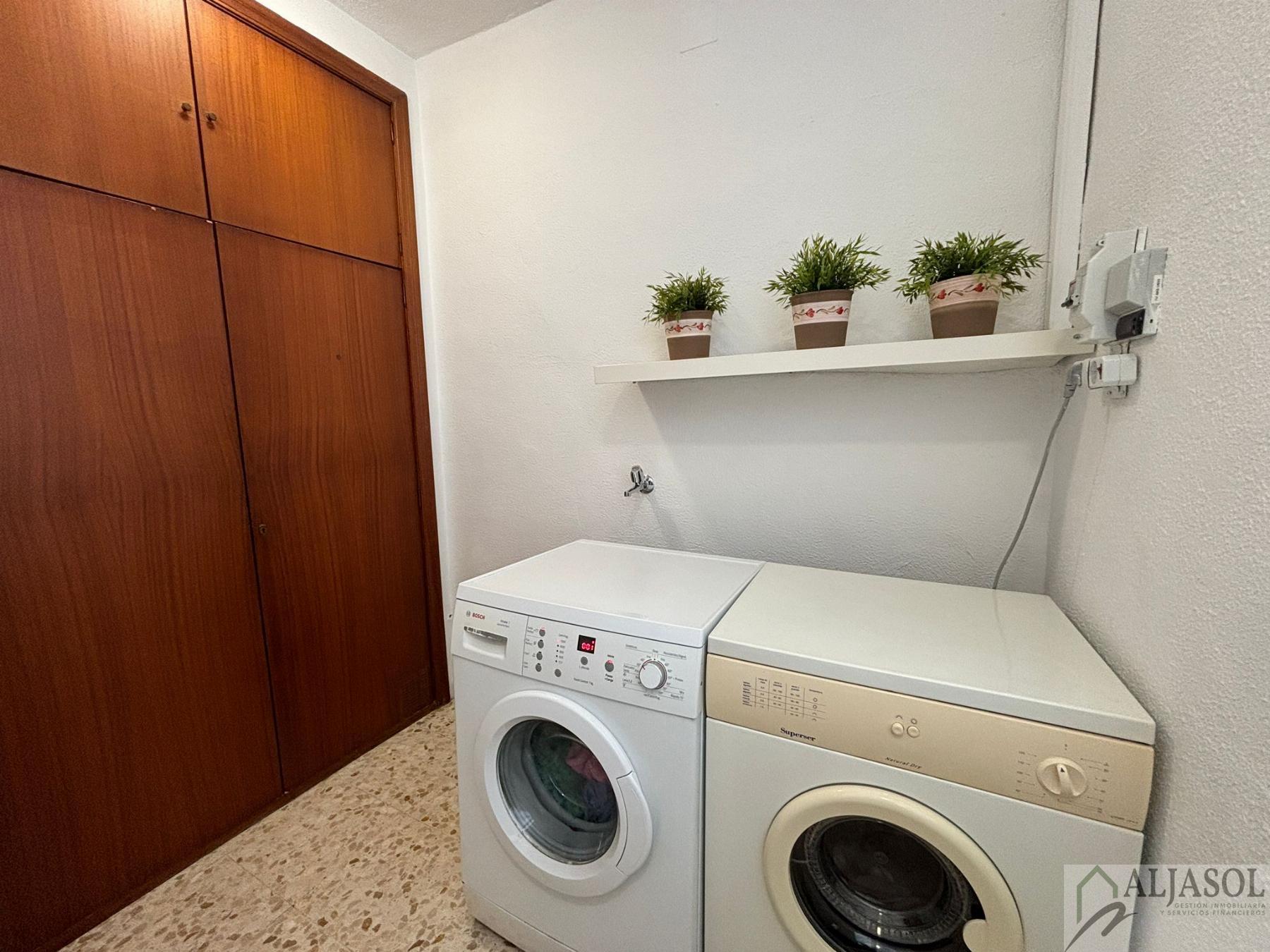 For sale of house in Tomares