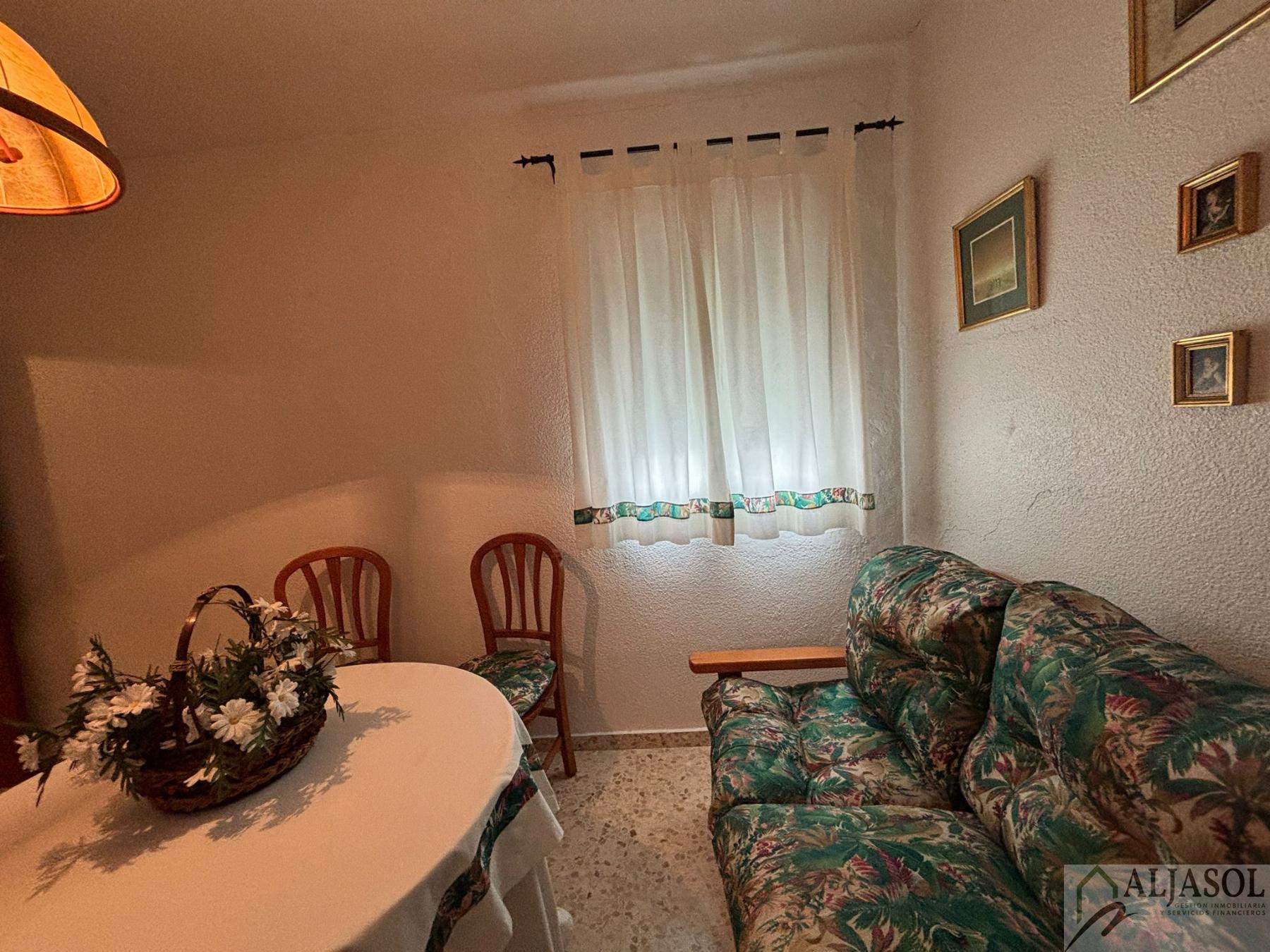 For sale of house in Tomares