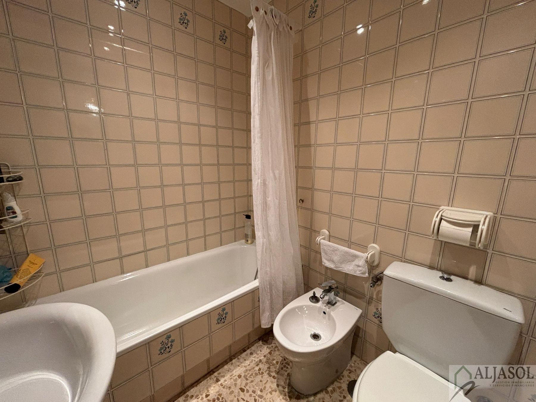 For sale of house in Tomares