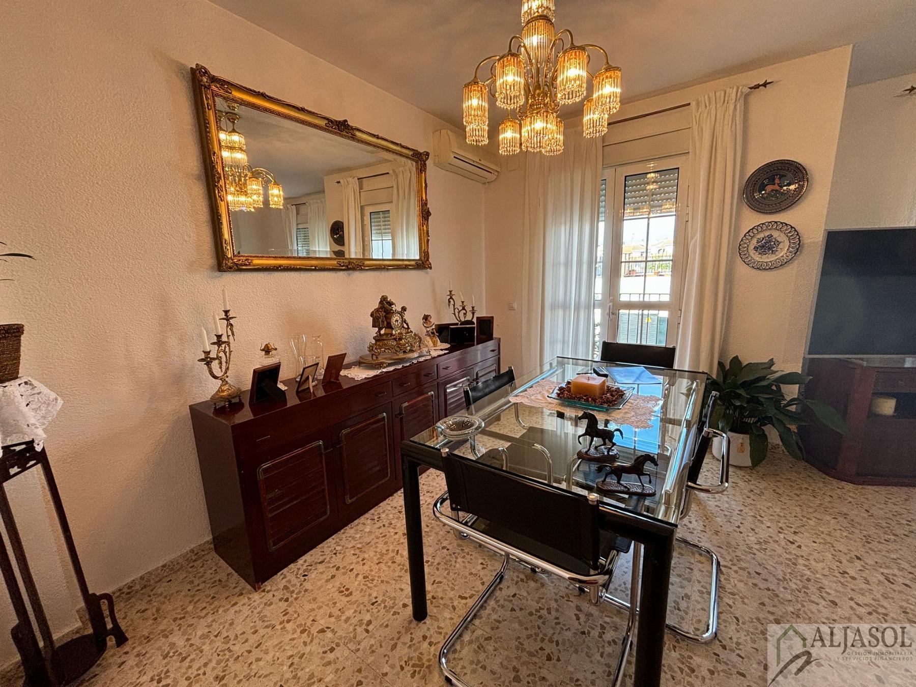 For sale of house in Tomares