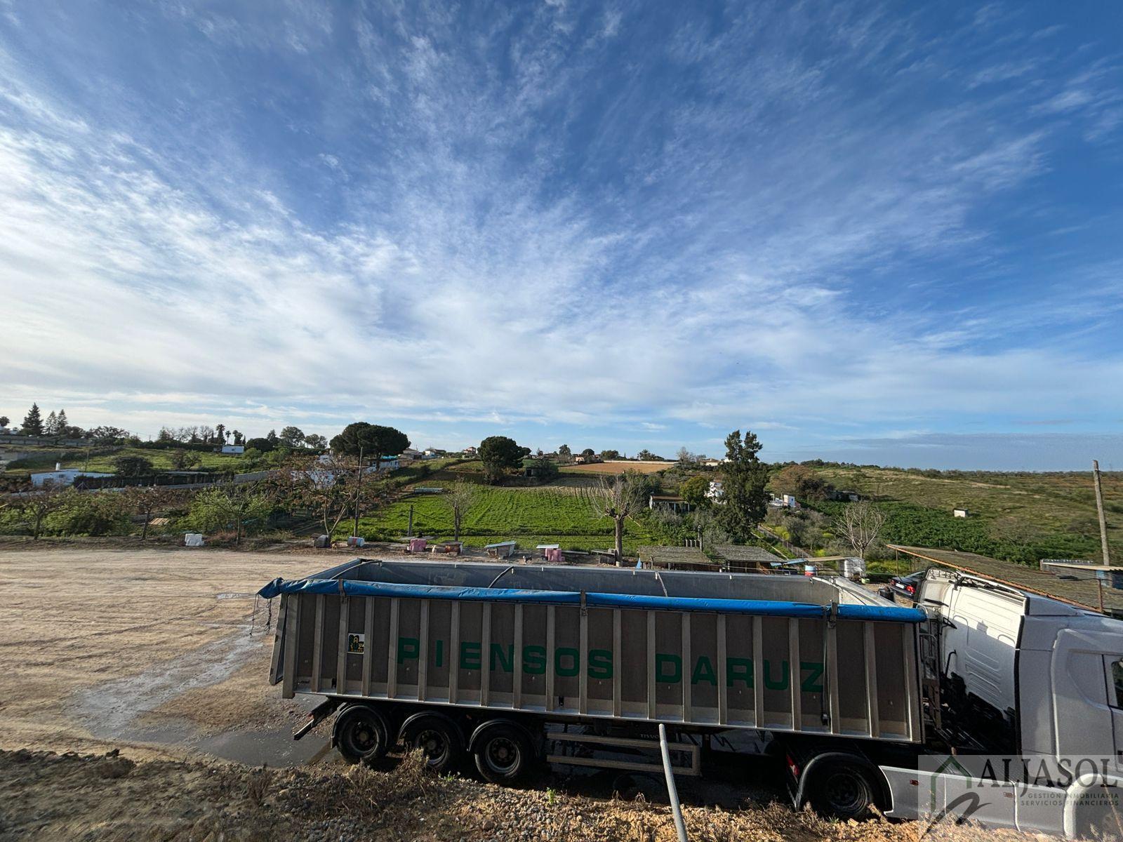 Venta de terreno en Sanlúcar la Mayor