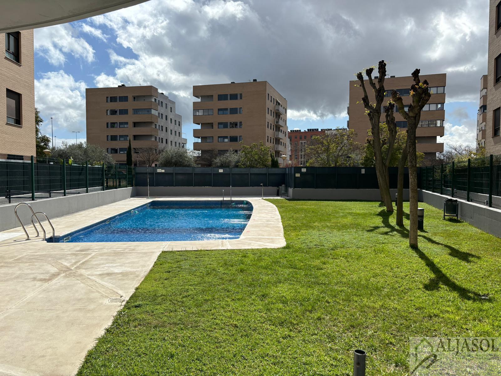 For sale of flat in Mairena del Aljarafe