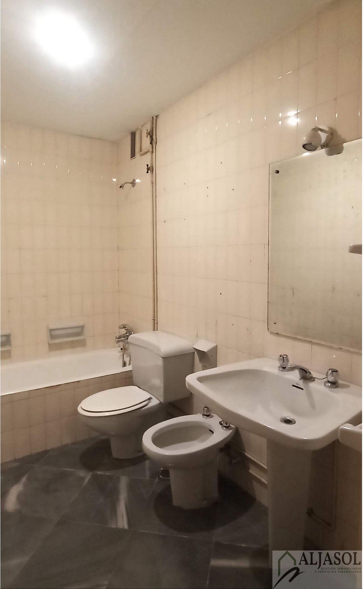 For sale of flat in Sevilla