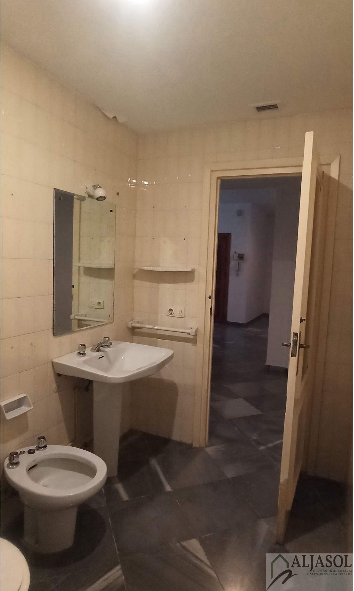 For sale of flat in Sevilla