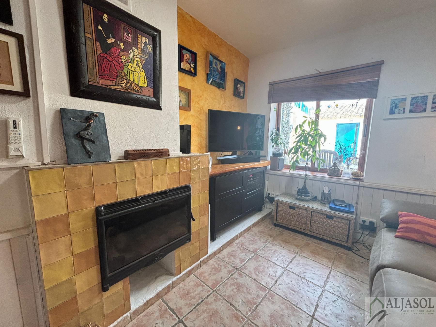 For sale of house in Salteras