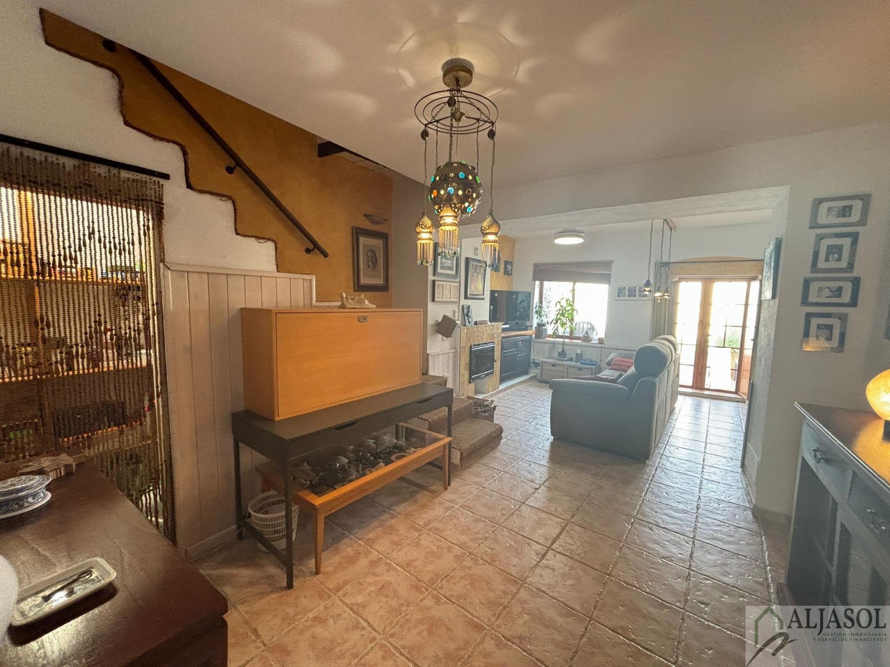 For sale of house in Salteras