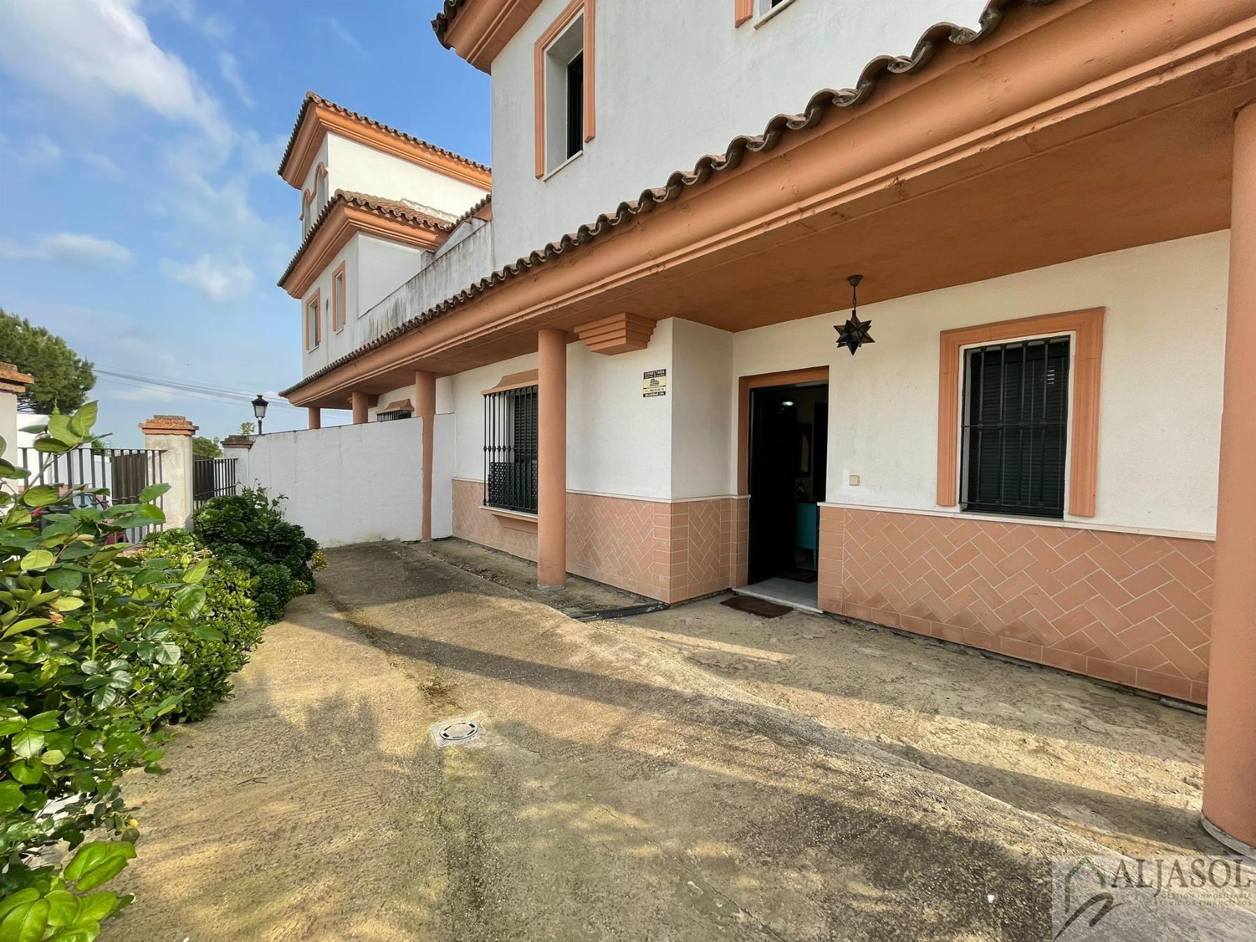 For sale of house in Olivares