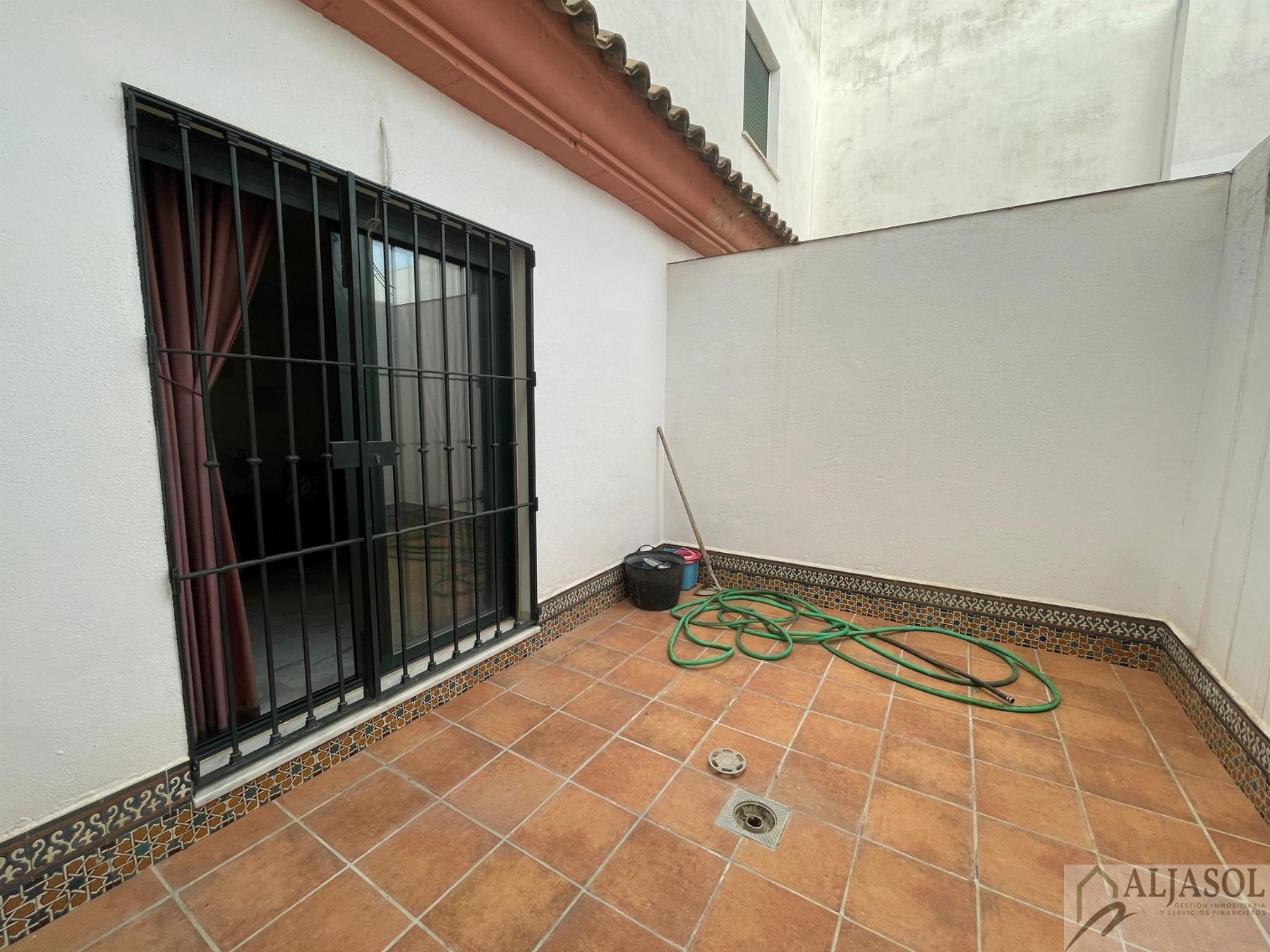 For sale of house in Olivares