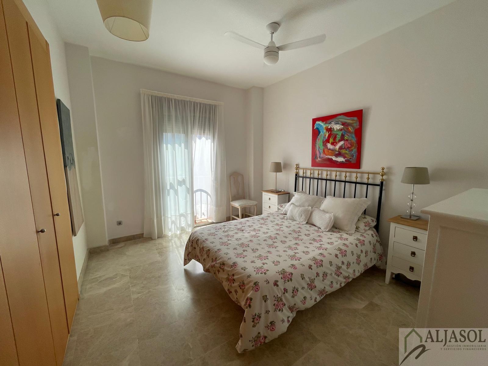 Venta de chalet en Tomares