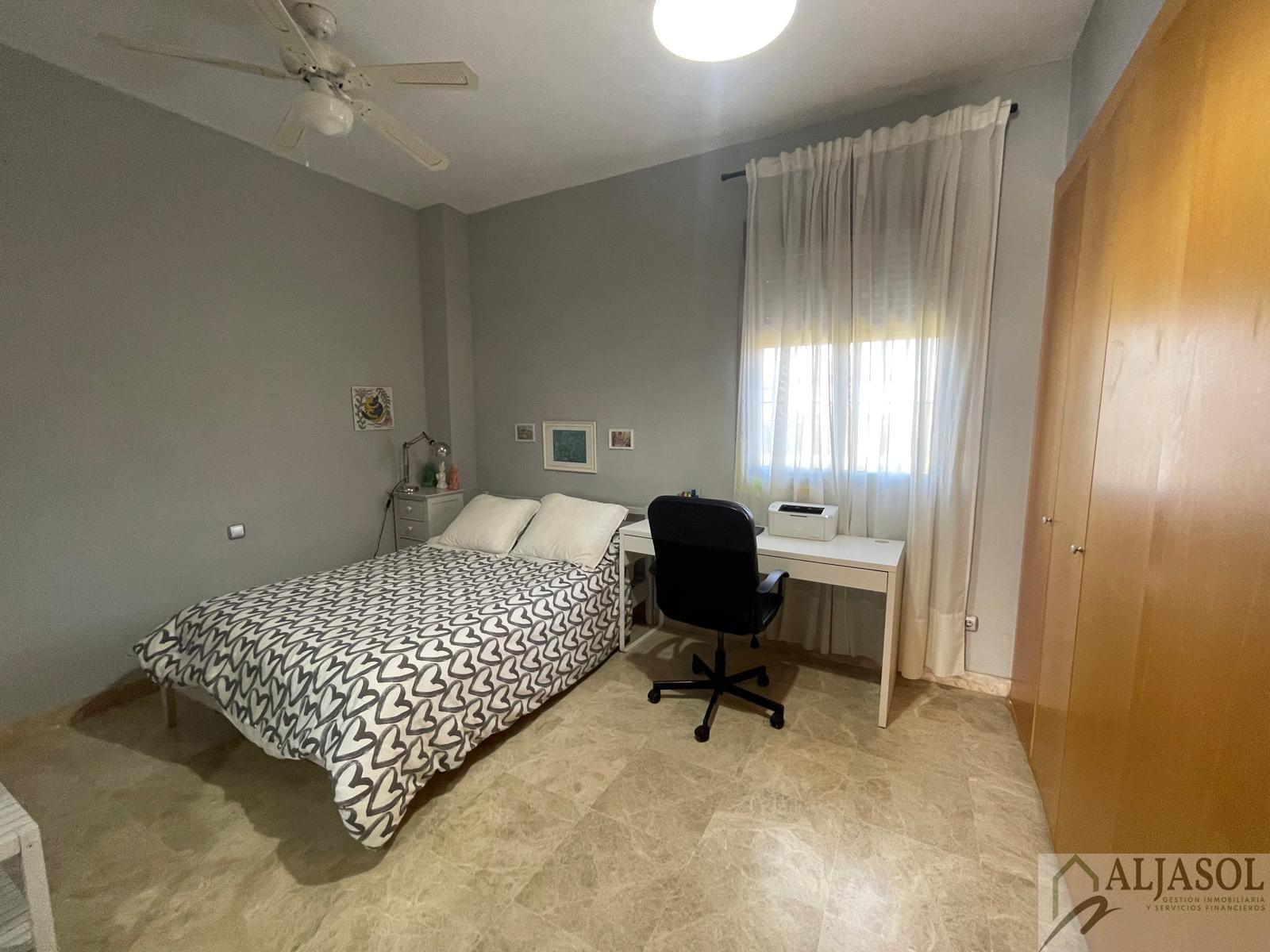 Venta de chalet en Tomares
