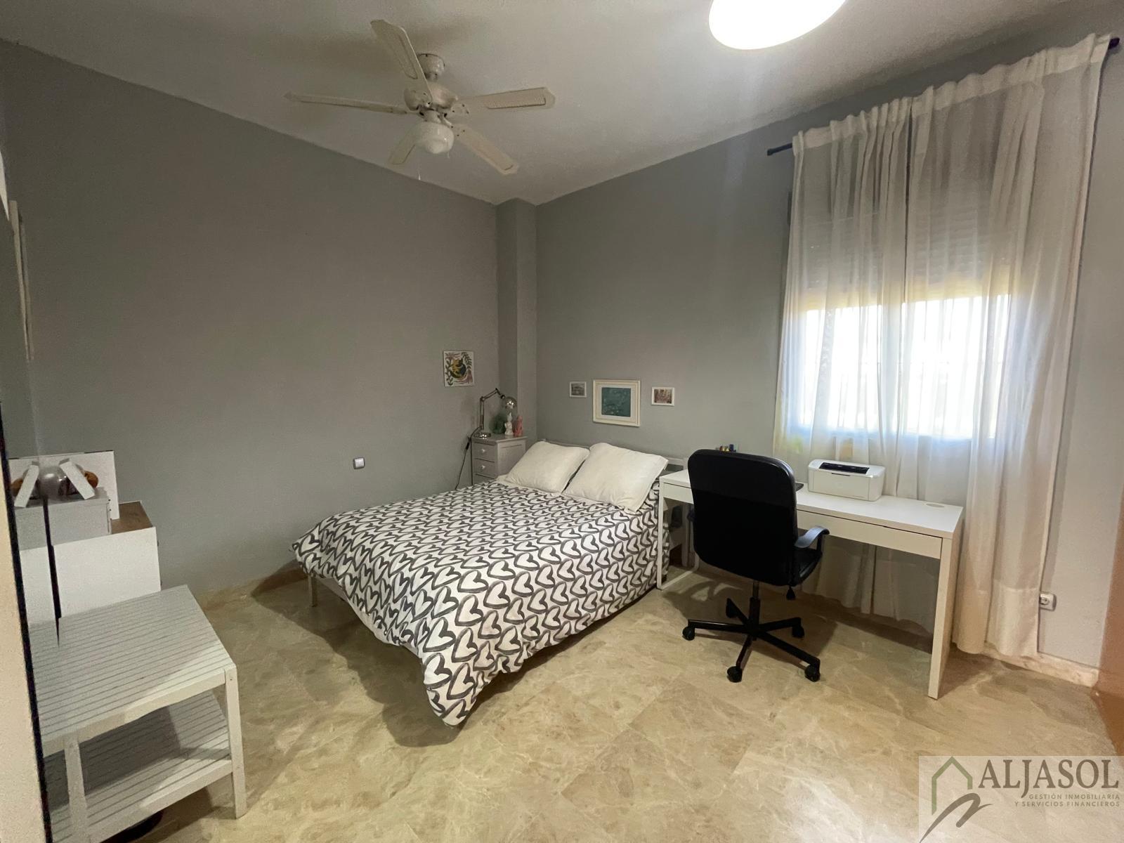Venta de chalet en Tomares
