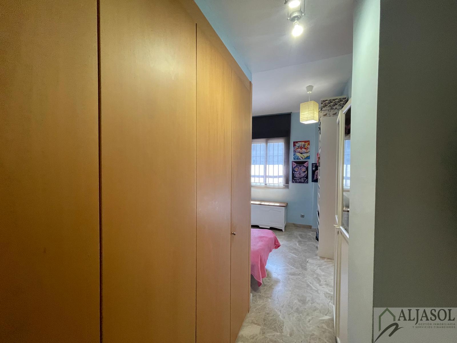 Venta de chalet en Tomares