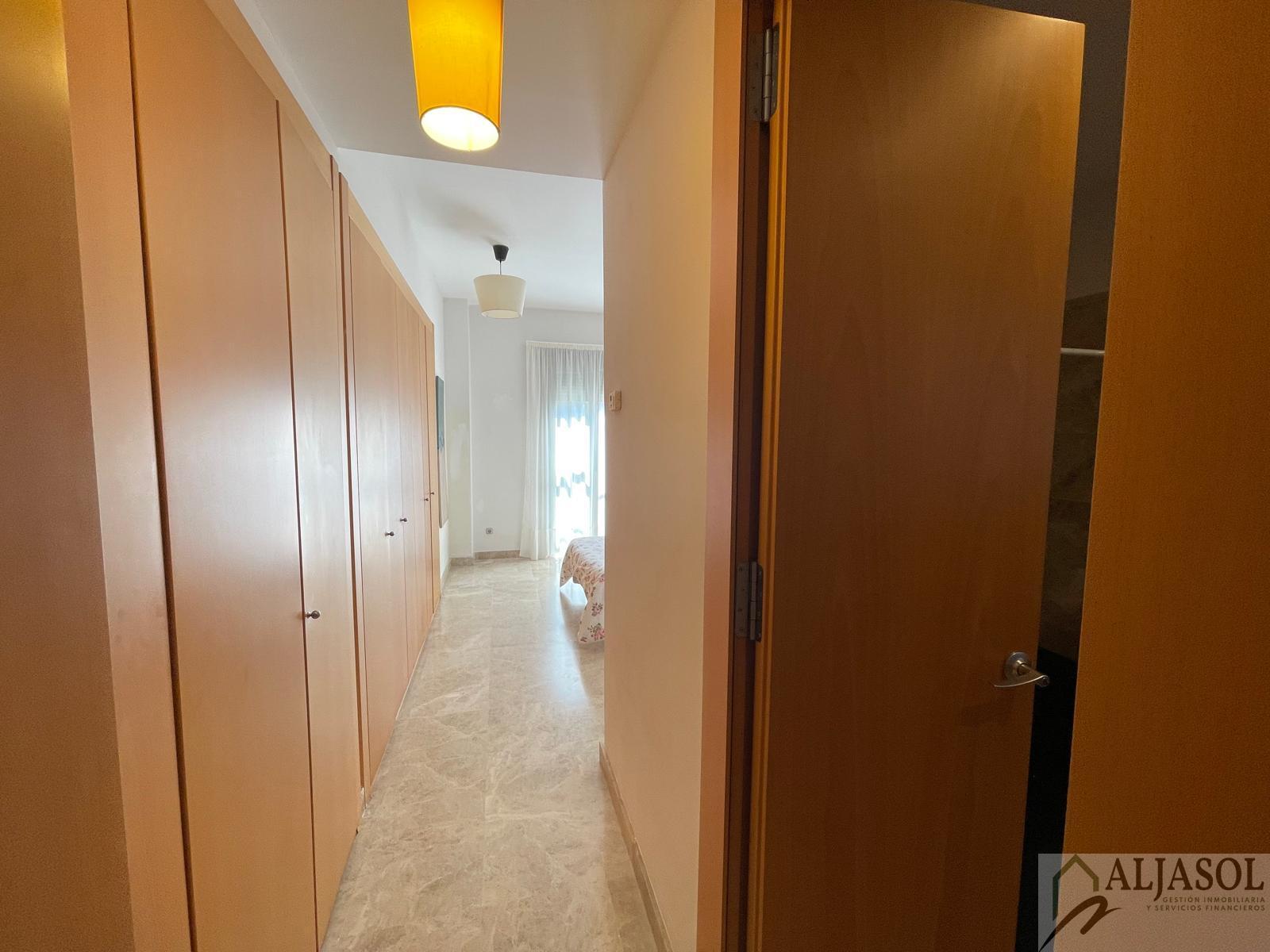 Venta de chalet en Tomares