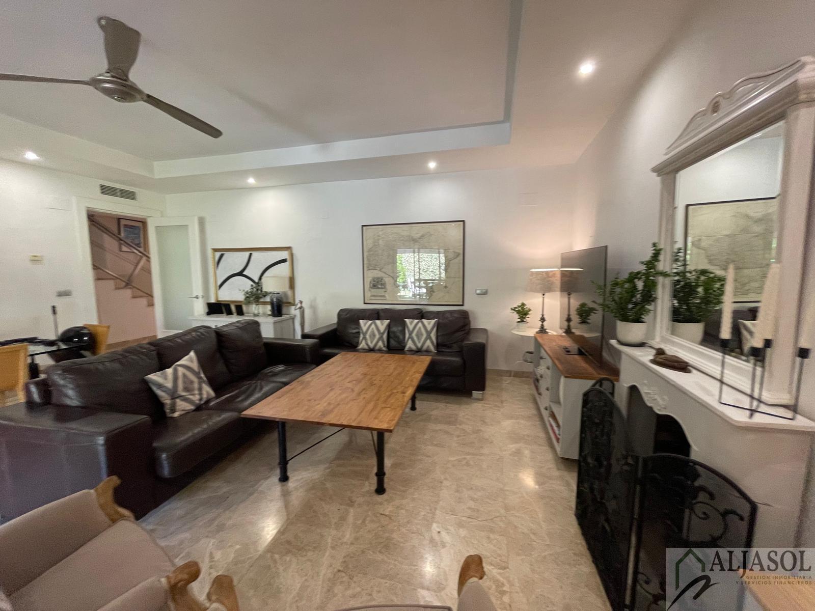 Venta de chalet en Tomares
