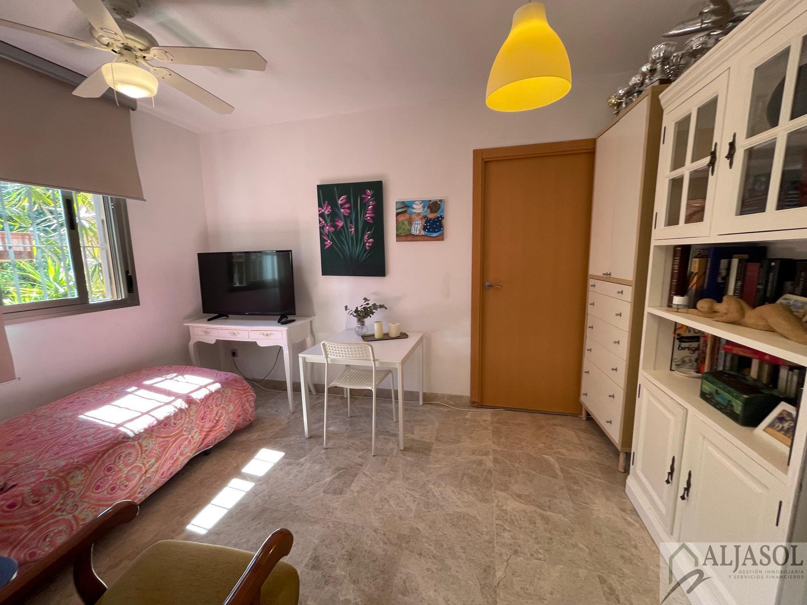 Venta de chalet en Tomares