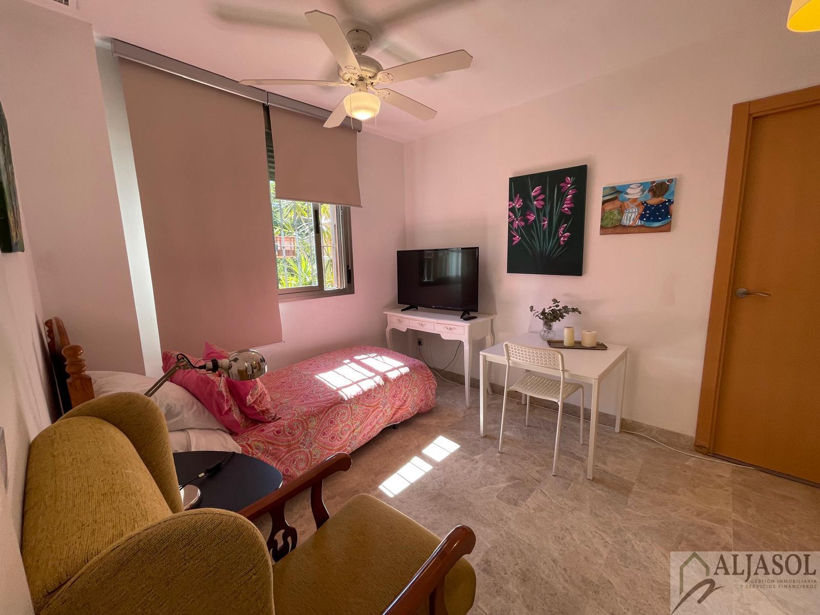 Venta de chalet en Tomares