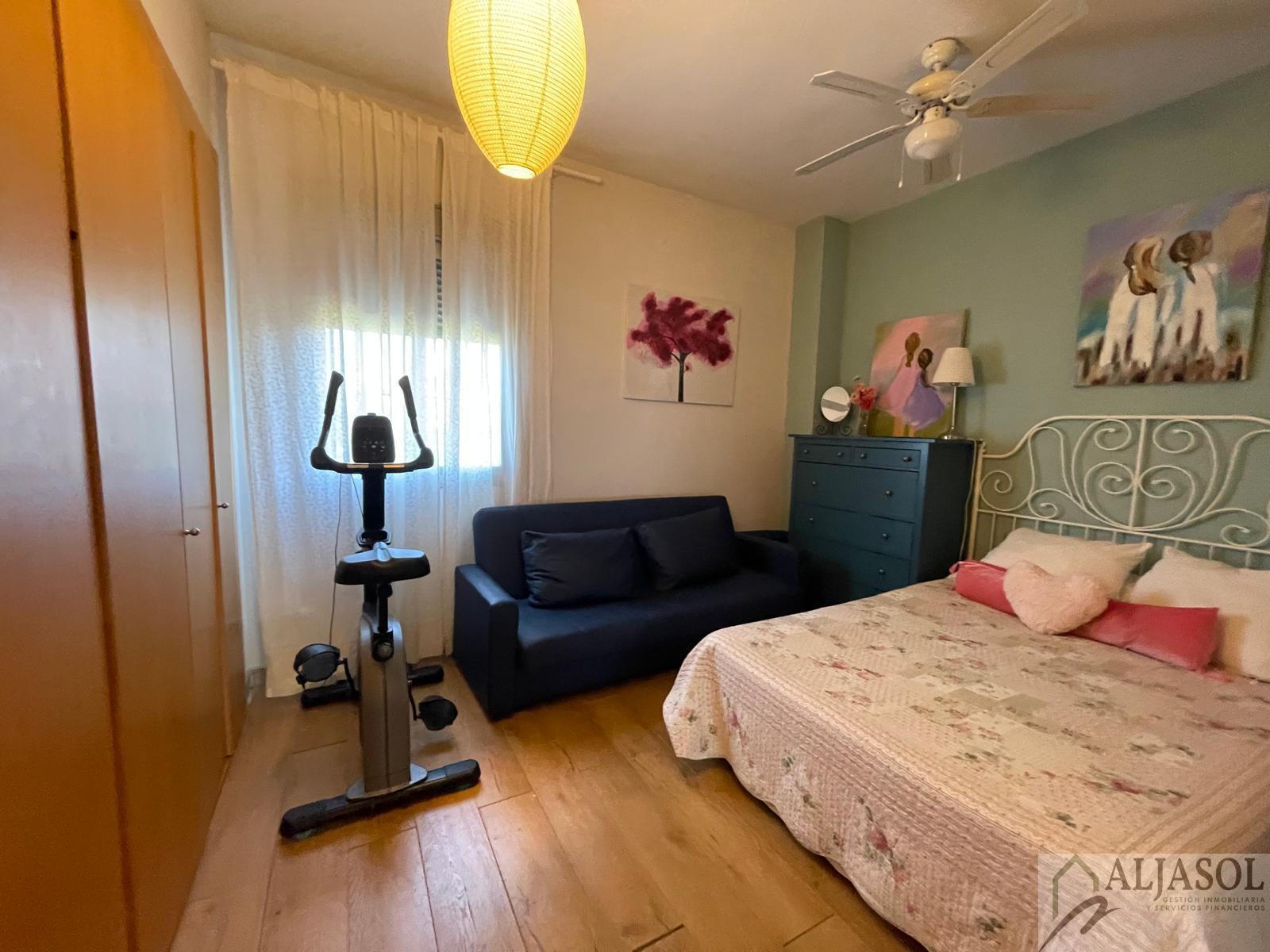 Venta de chalet en Tomares