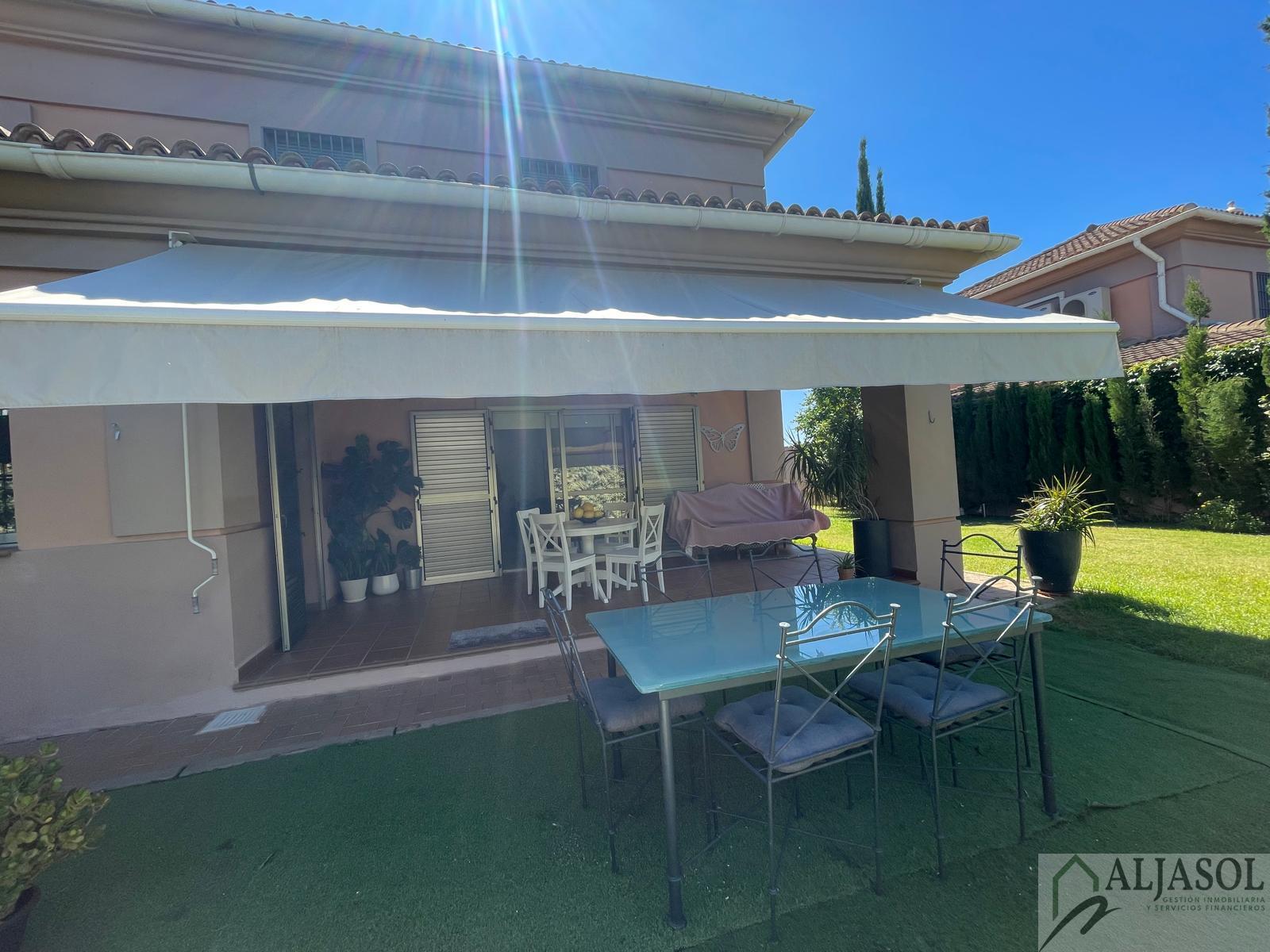 Venta de chalet en Tomares